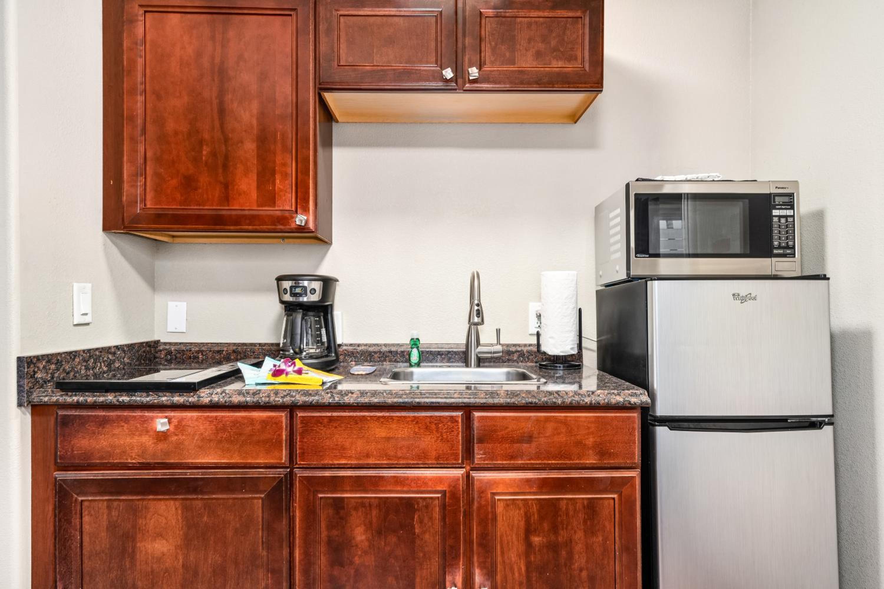 One-Bedroom Suite with Bay View