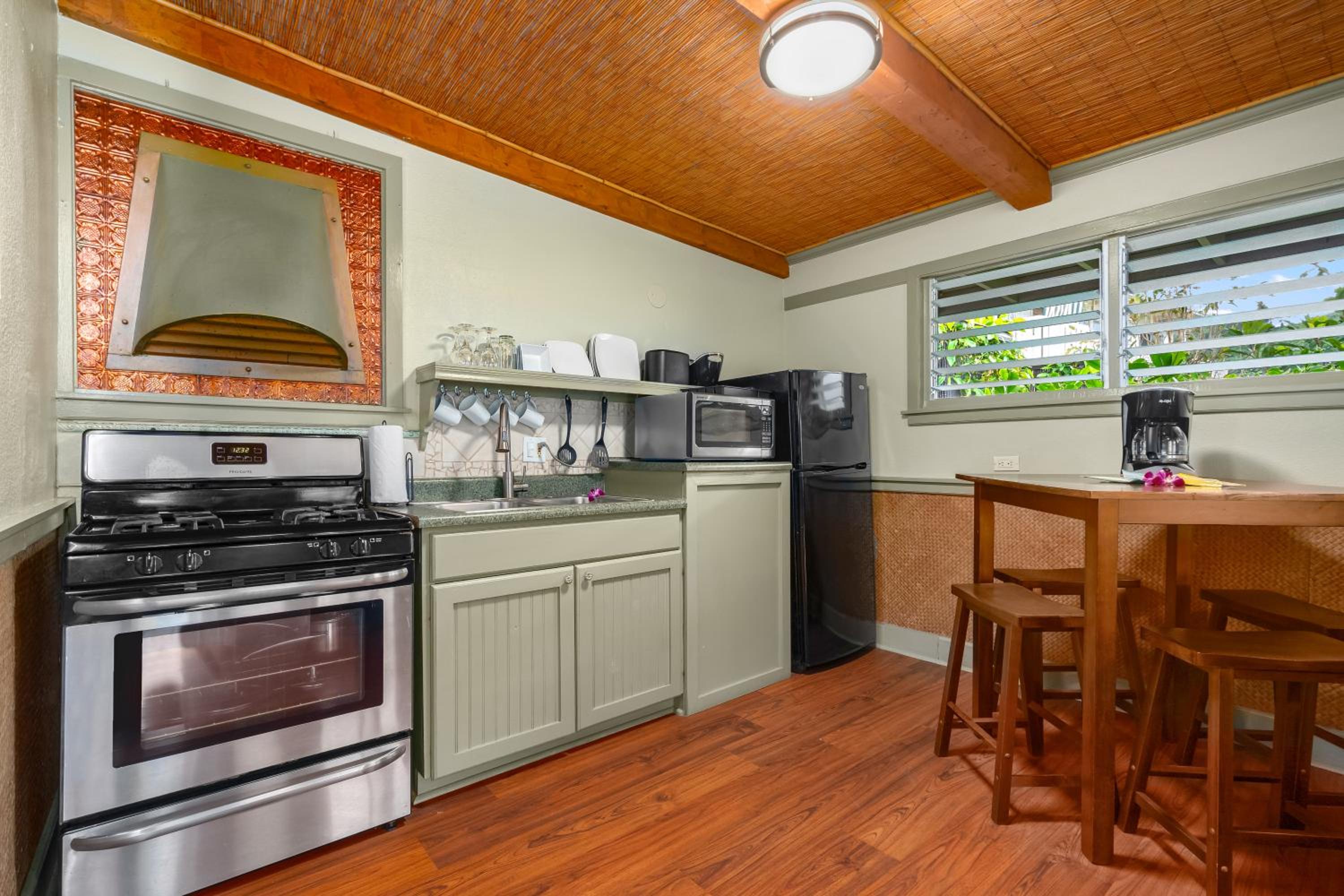 One-Bedroom Suite with Mountain View