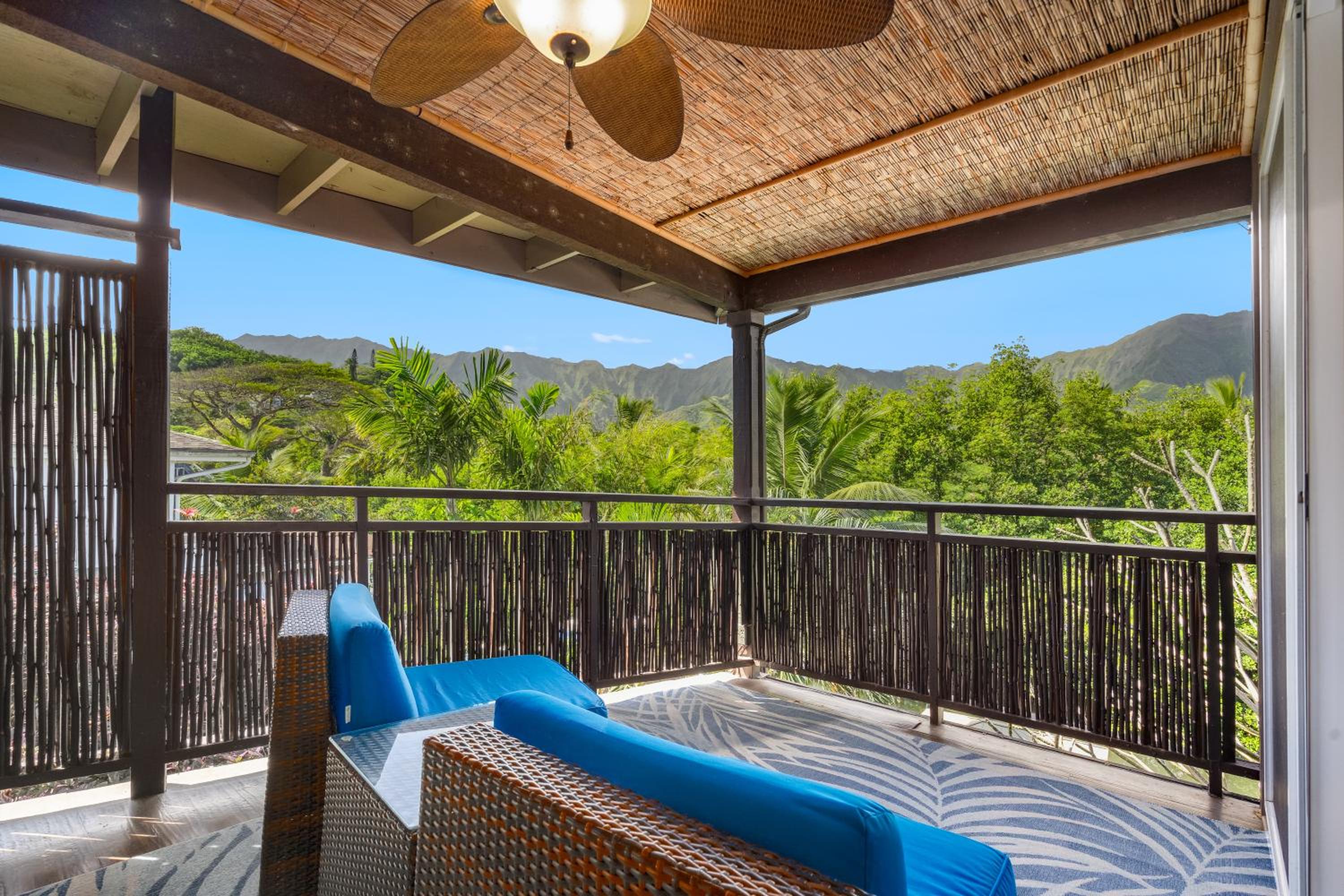 One-Bedroom Suite with Mountain View