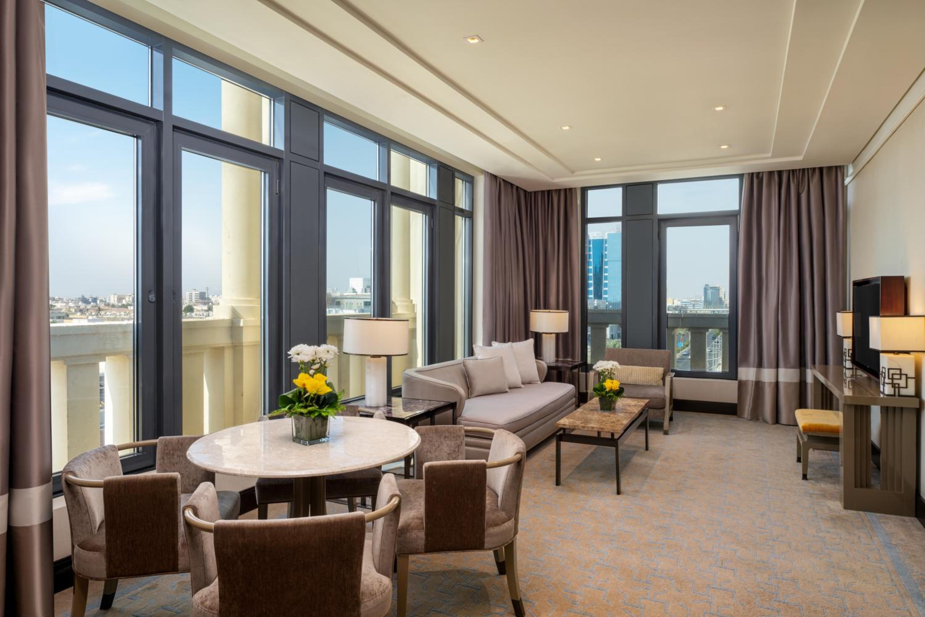 One-Bedroom Corner King Suite