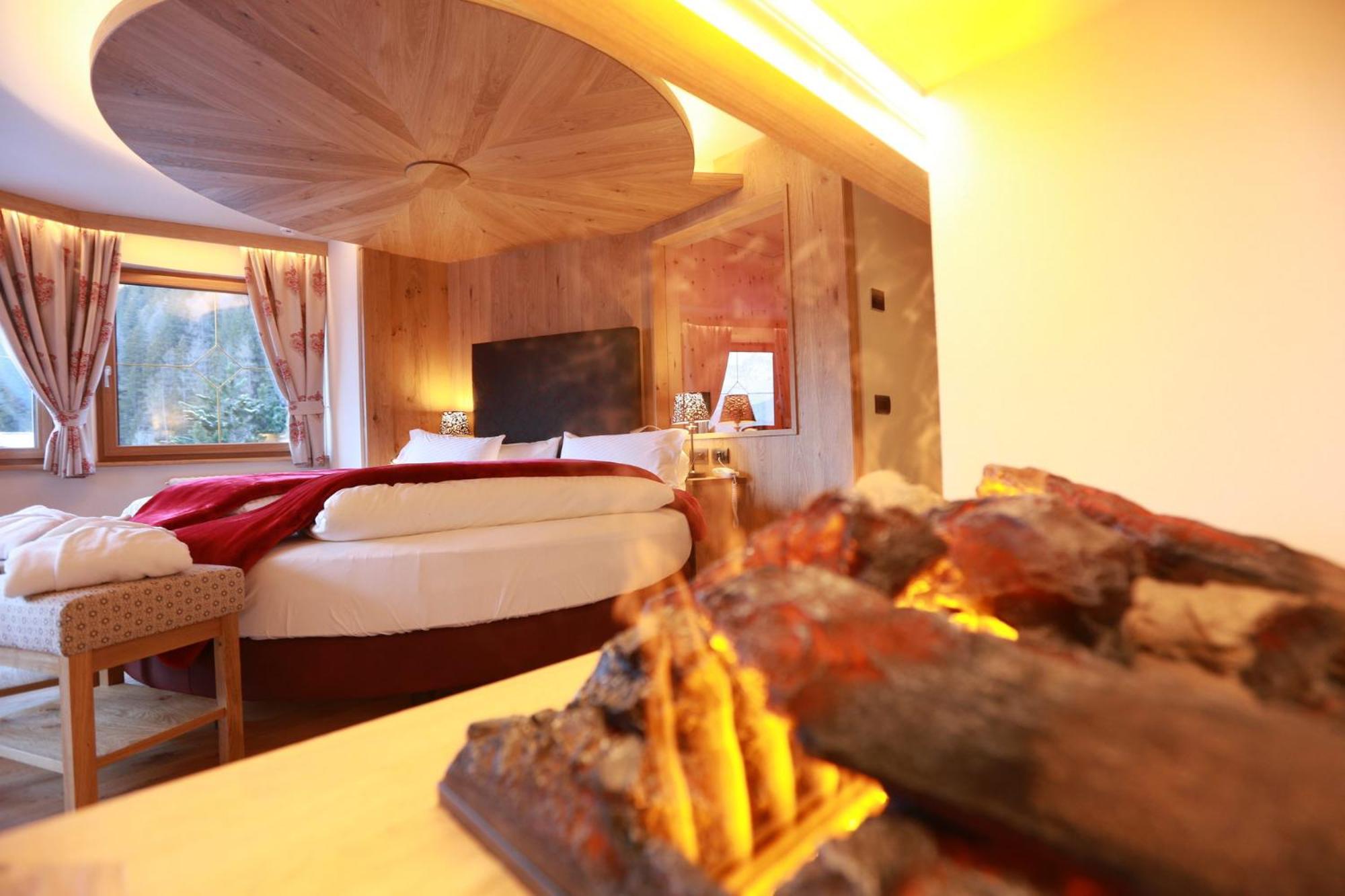 Suite with Mountain View