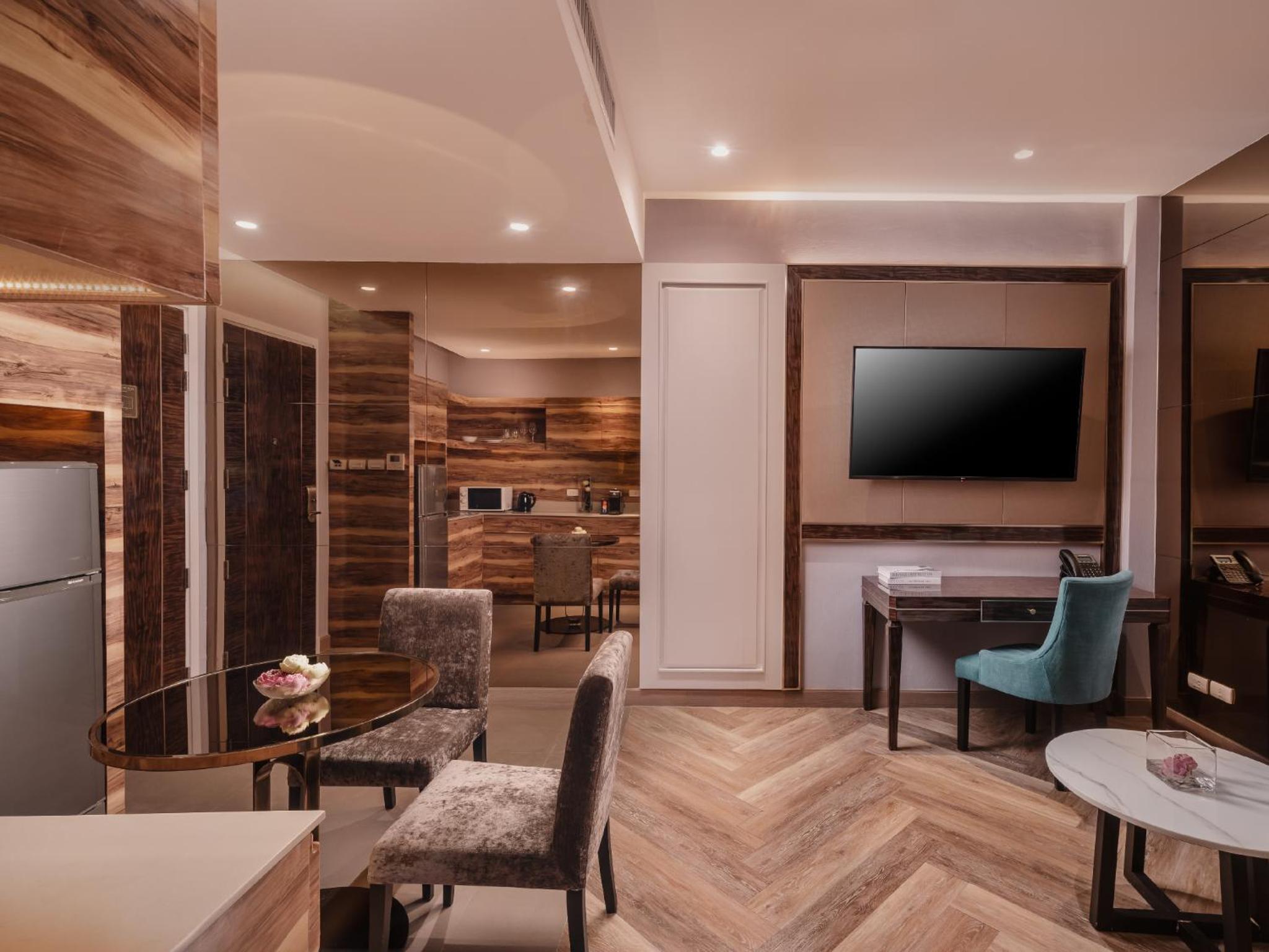 Executive Studio with Club Lounge Access