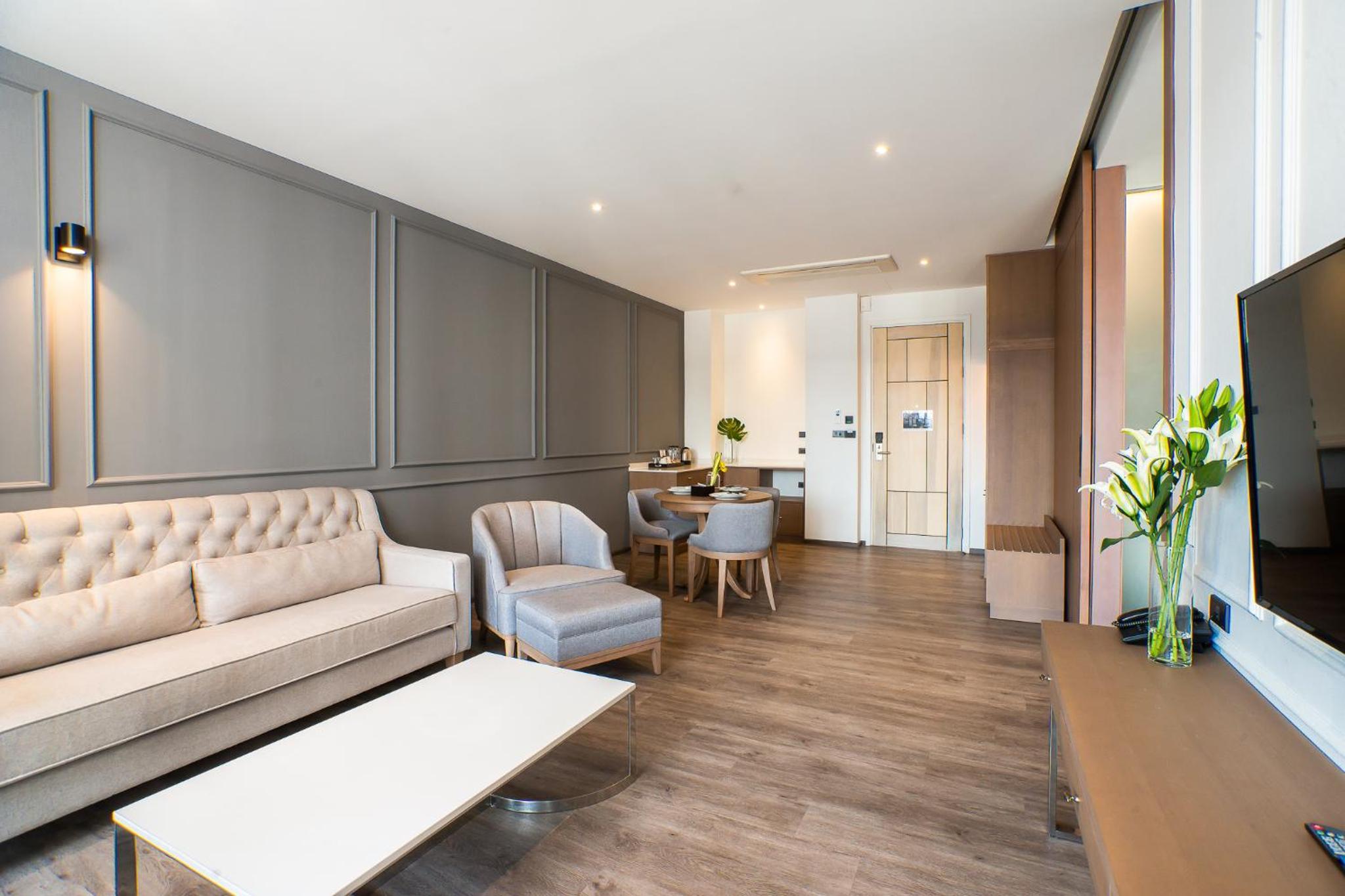 One-Bedroom Suite with Pool View