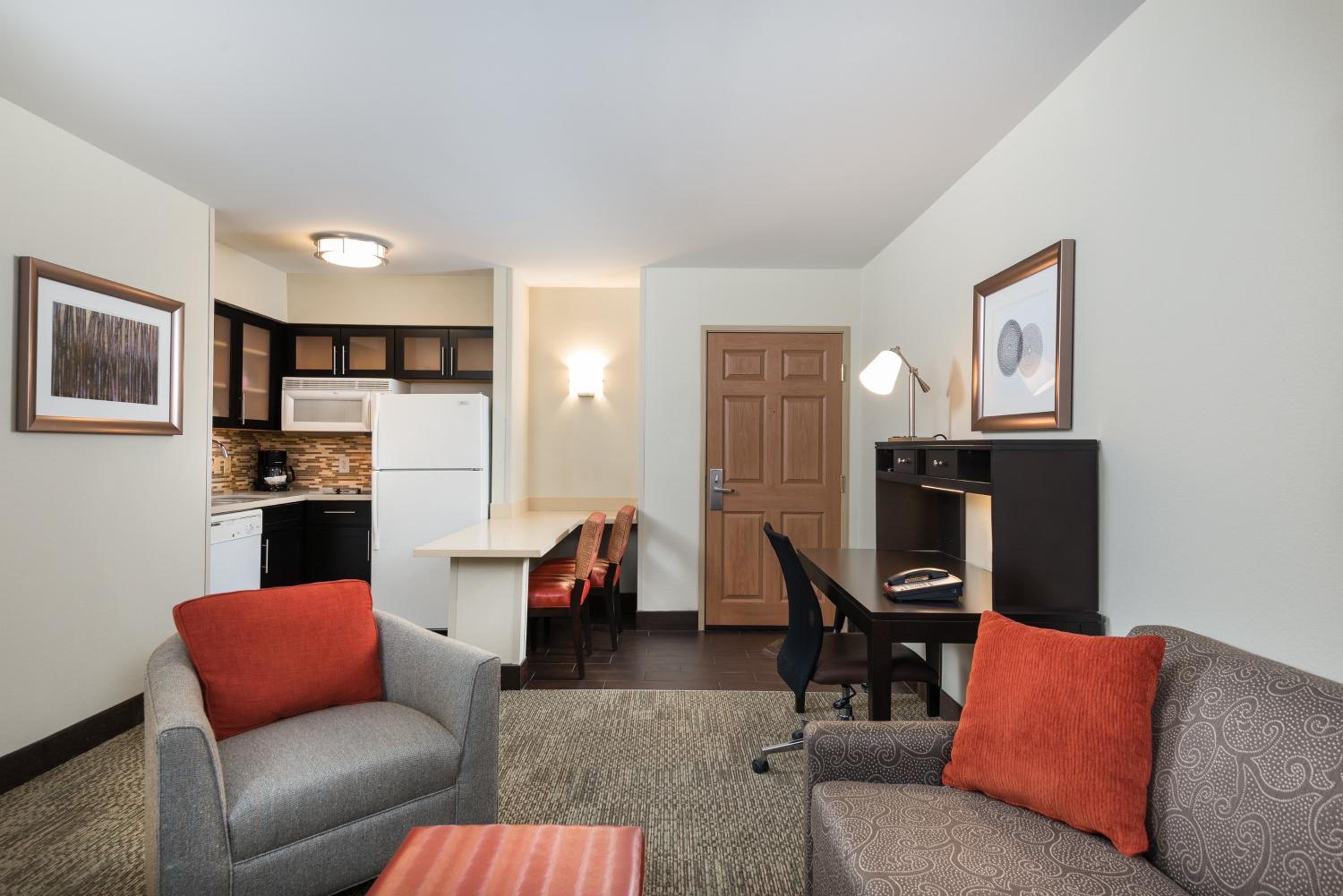 Queen Studio Suite - Hearing Accessible/Non-Smoking