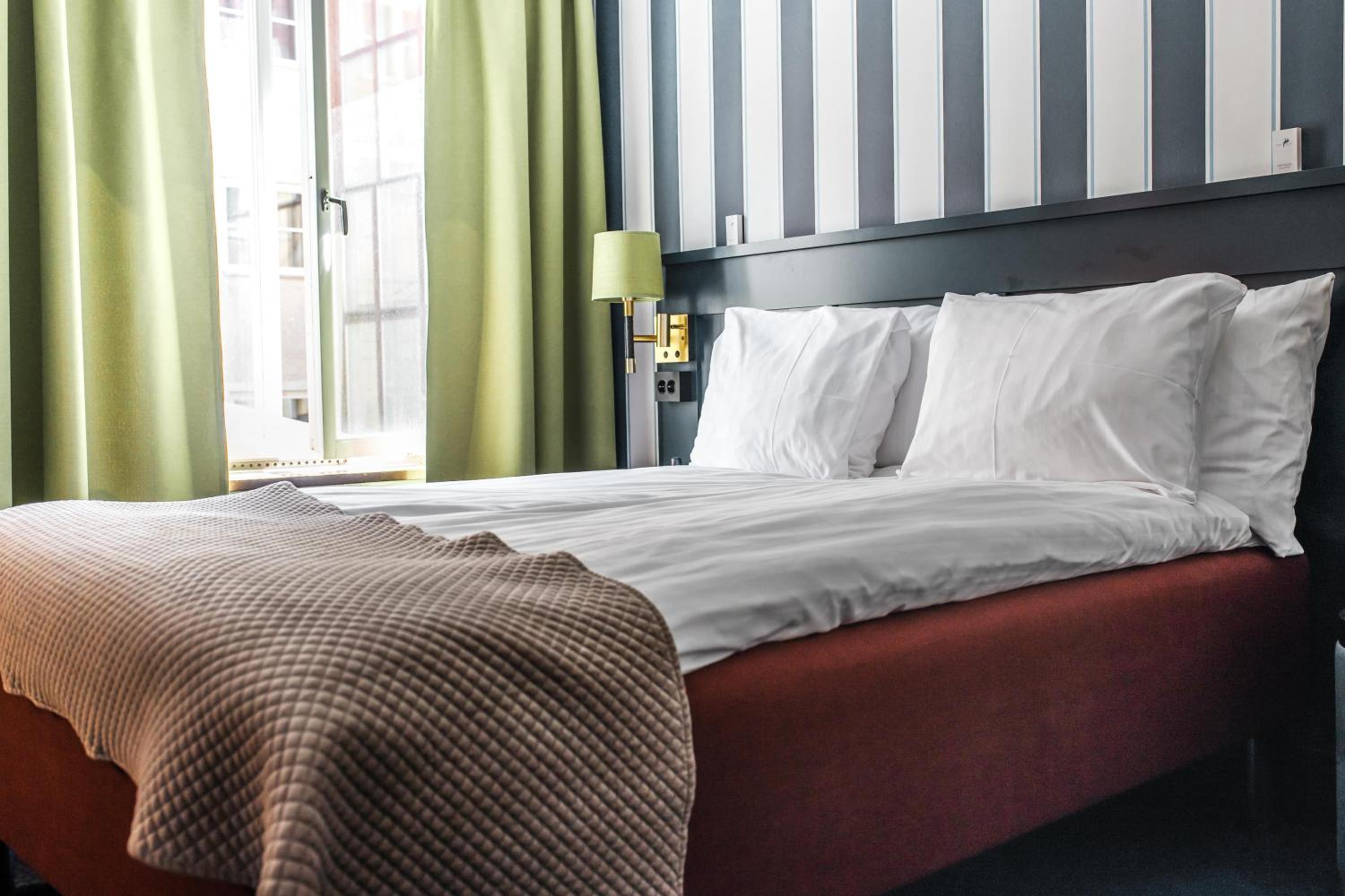 Standard Queen Room With Balcony