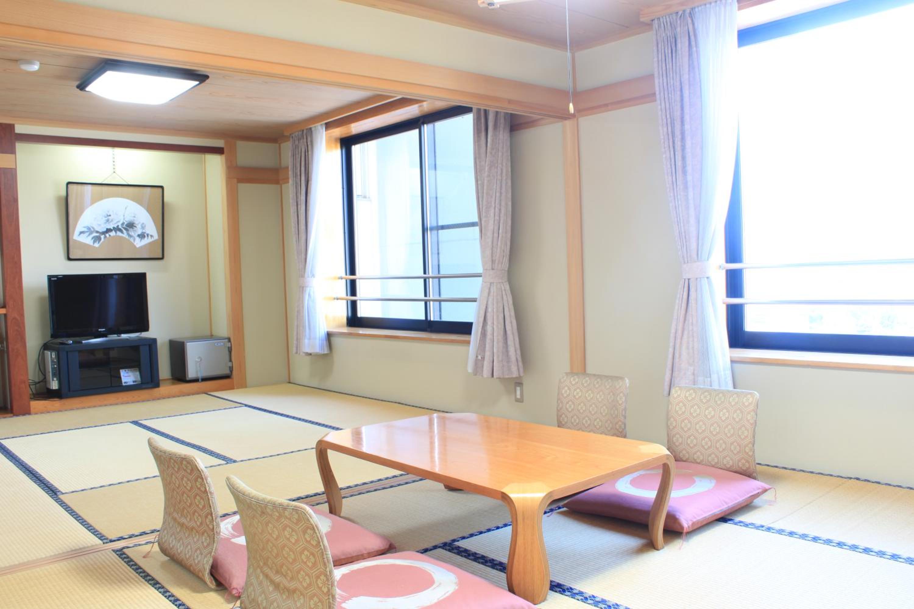 Superior Japanese-Style Room