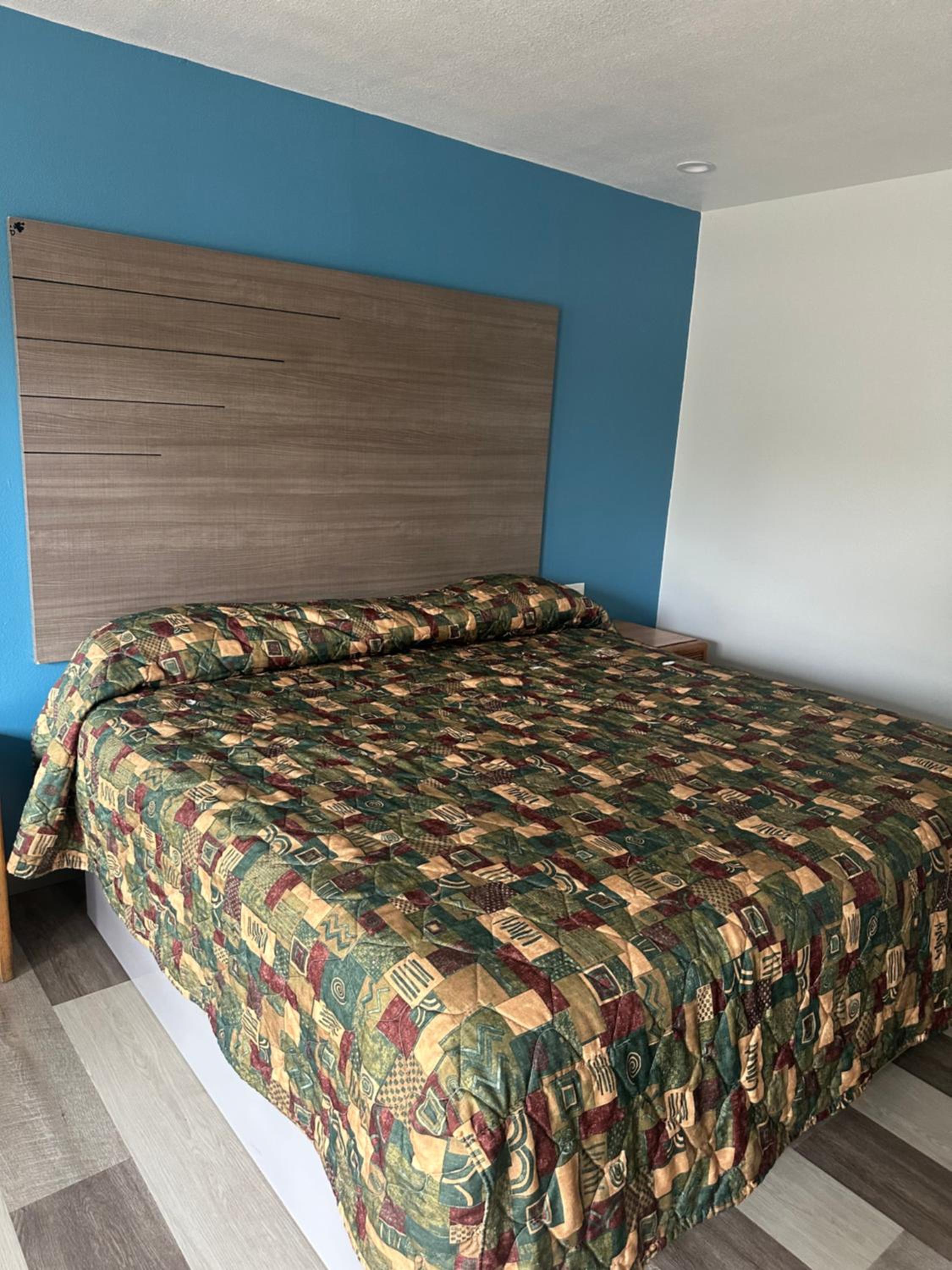 King Room - Non-Smoking