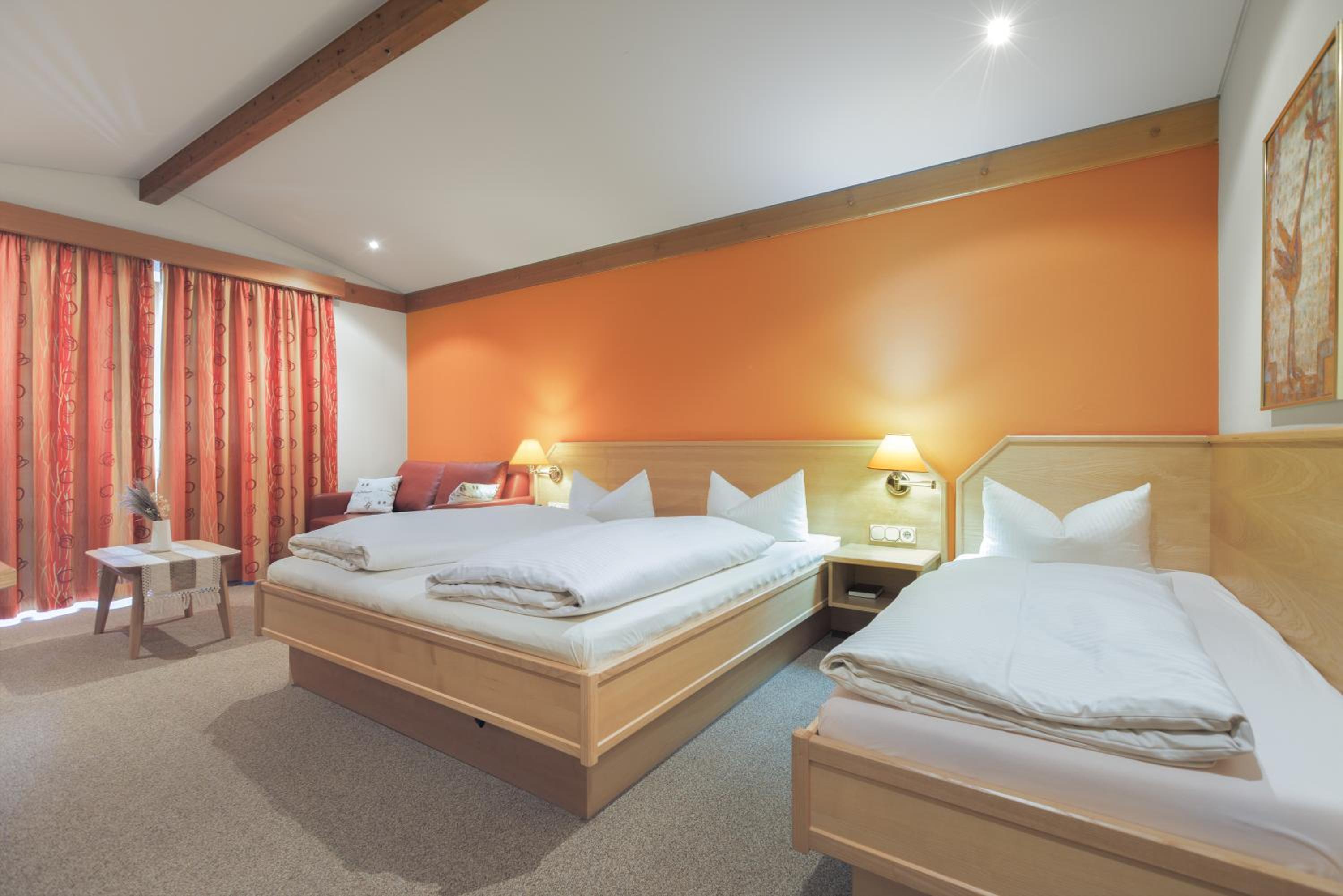 Triple Room with Balcony and Mountain View