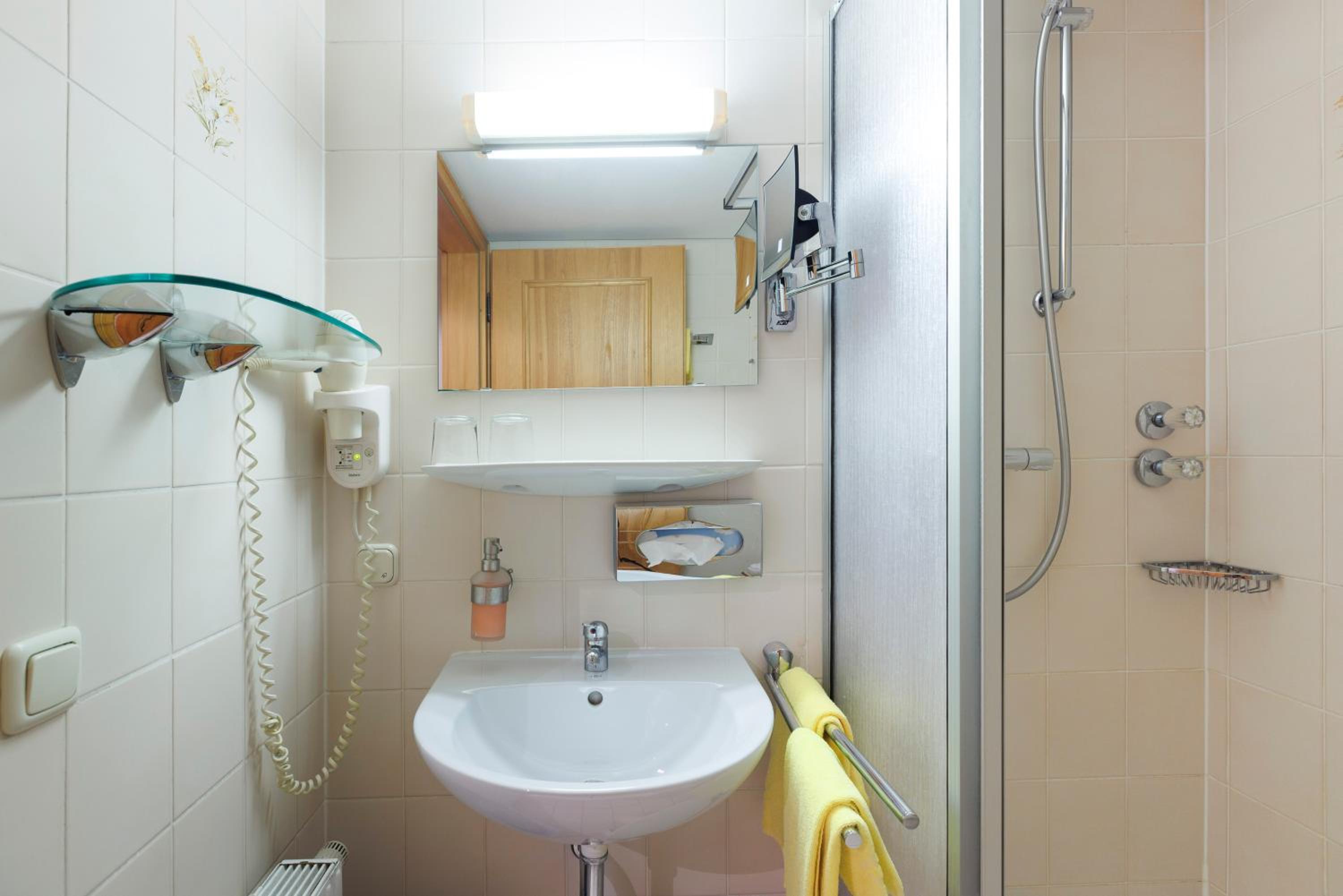 Triple Room with Balcony and Mountain View