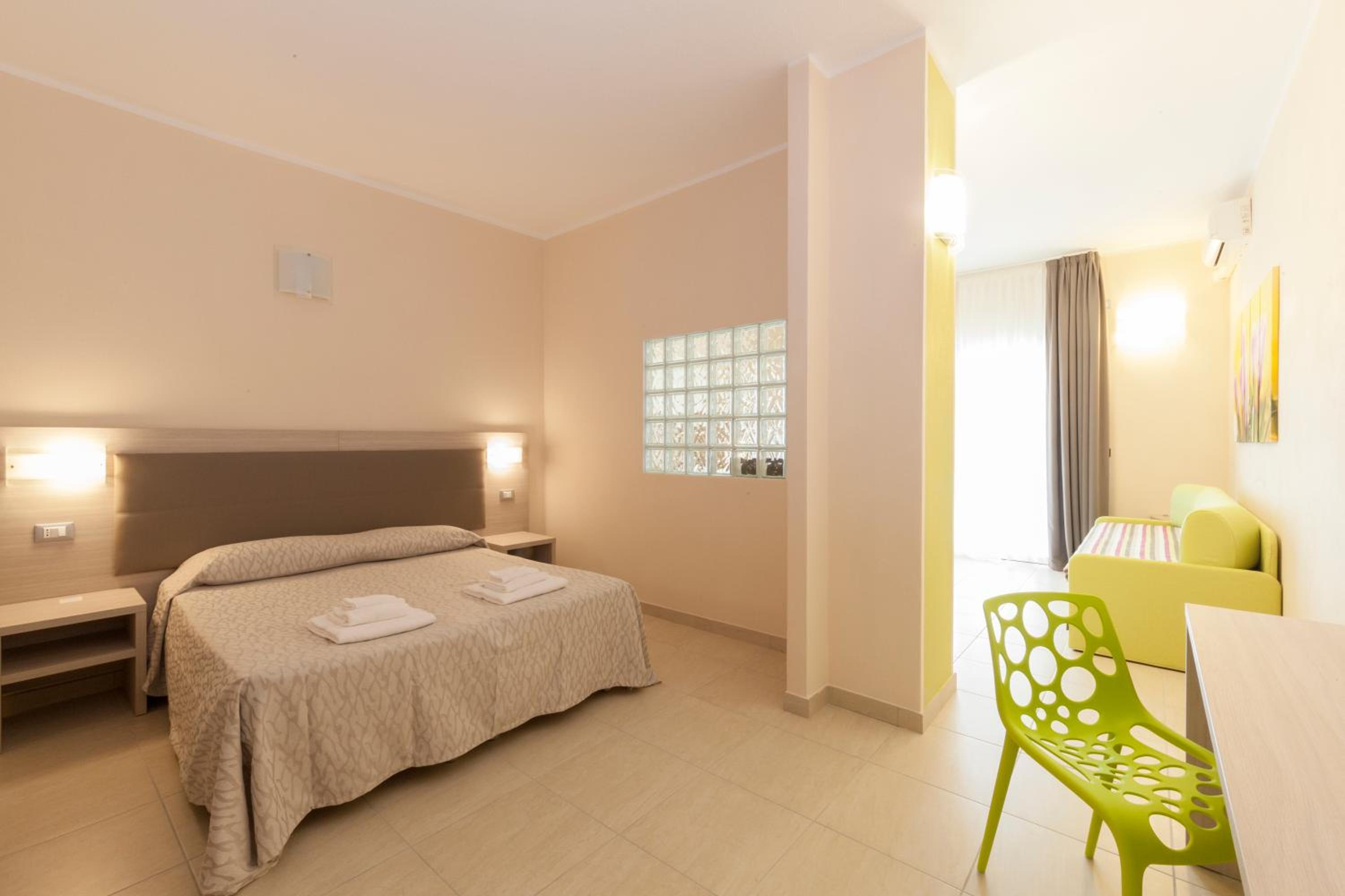 Apartment with Garden View