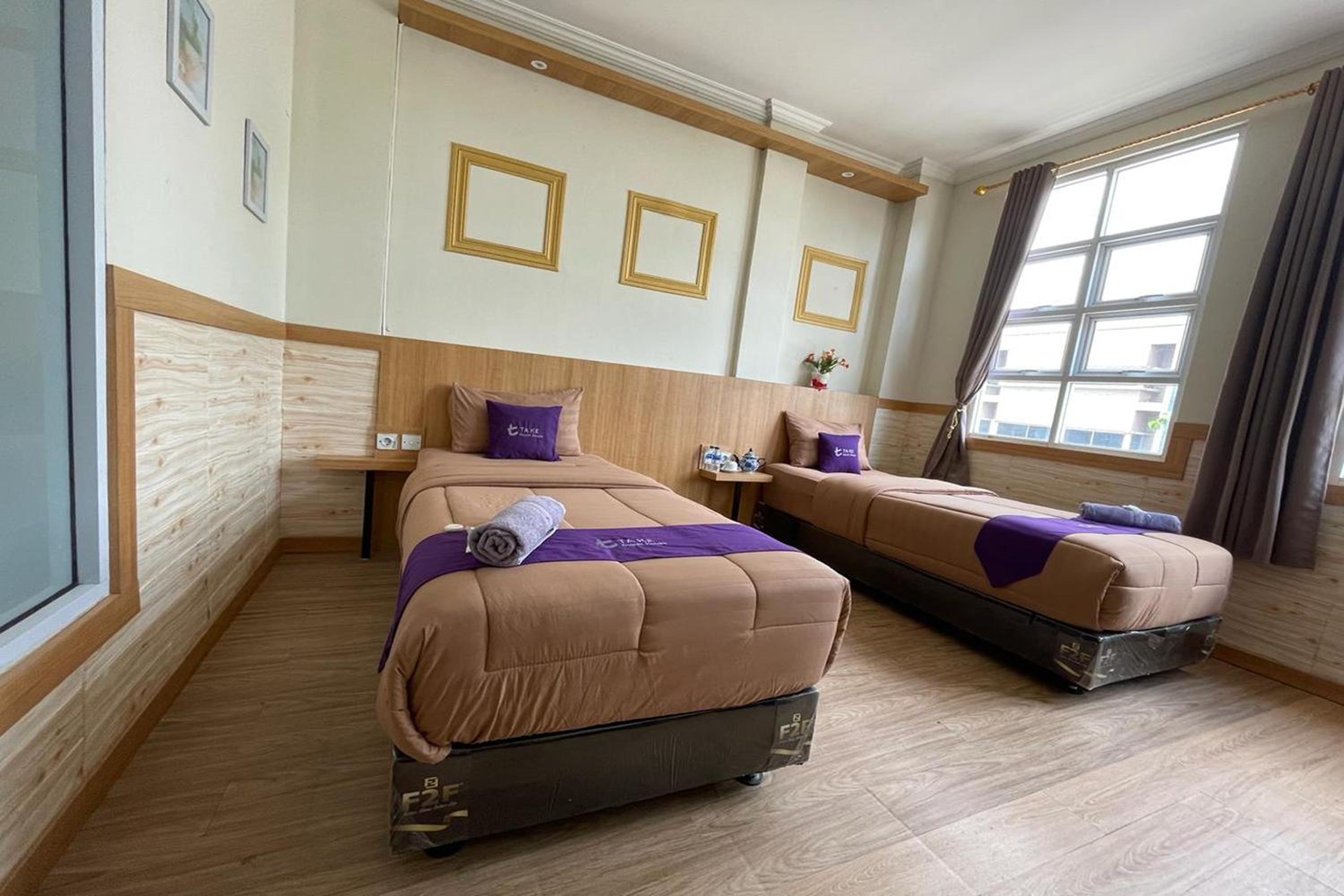 Deluxe Twin Room