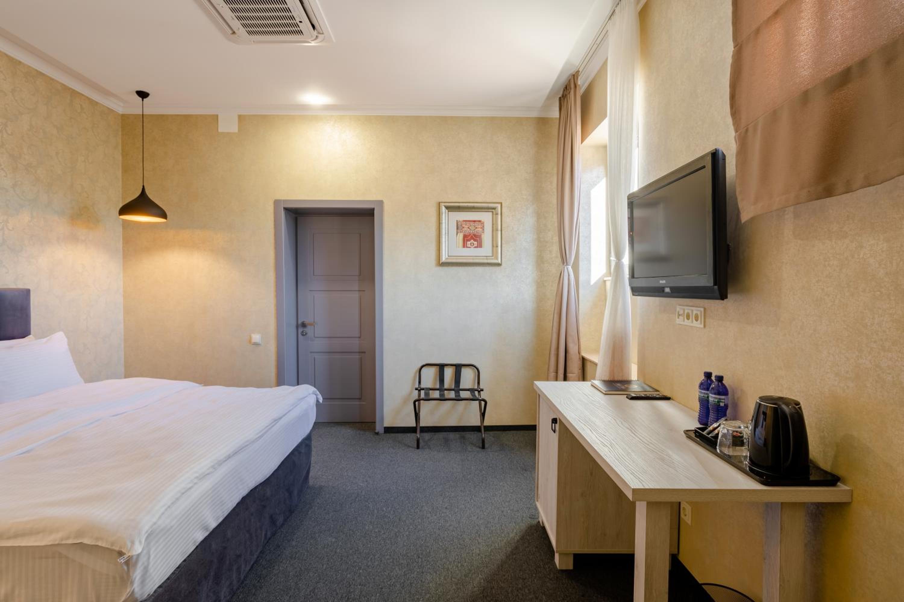 King Room with Mountain View