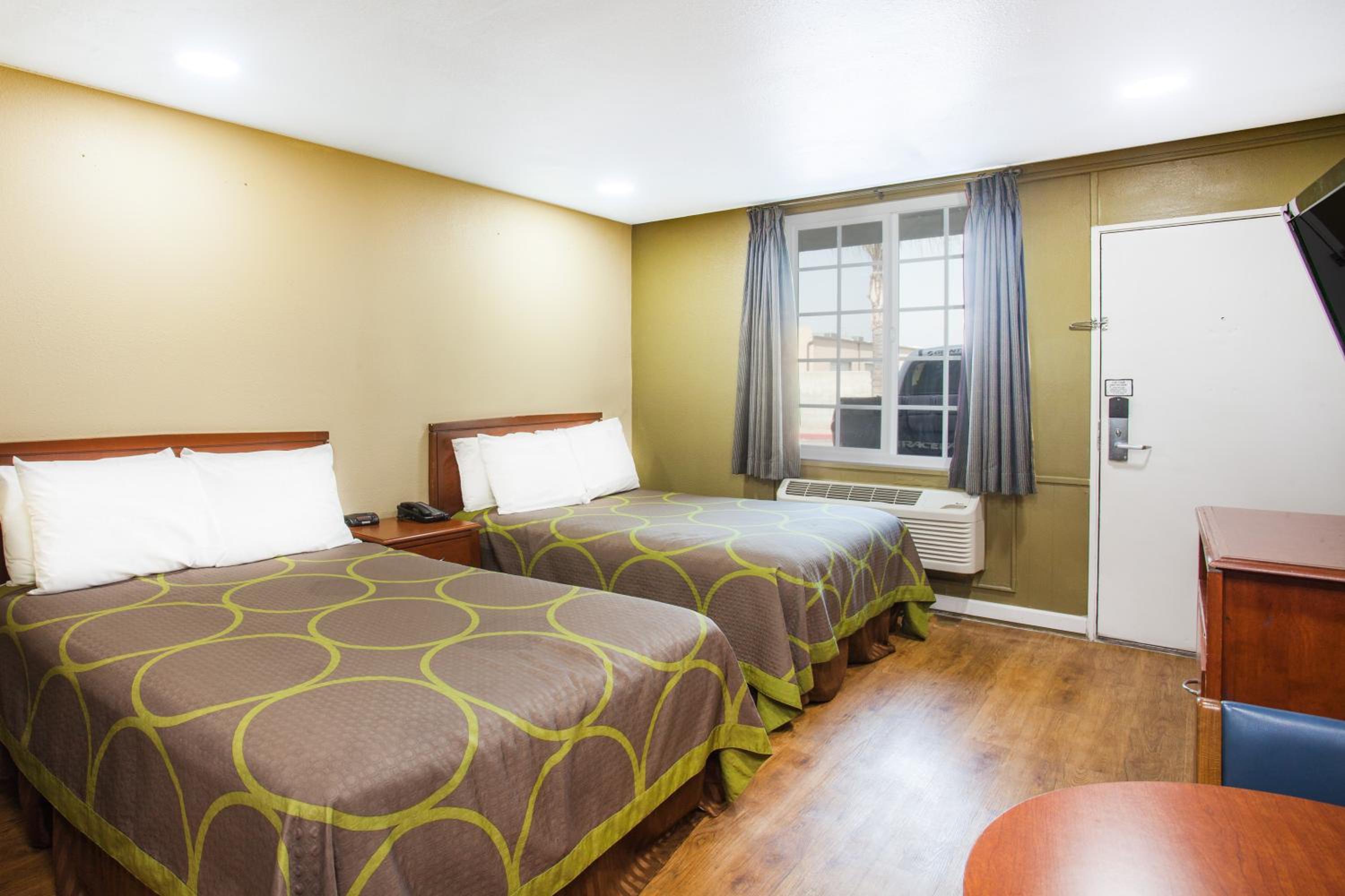 Double Room with Two Double Beds - Non-Smoking