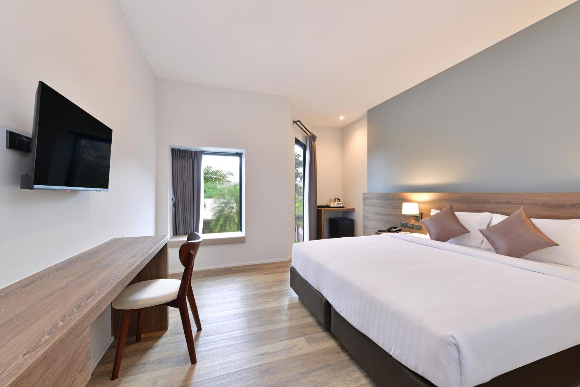 Deluxe Double Room with Balcony