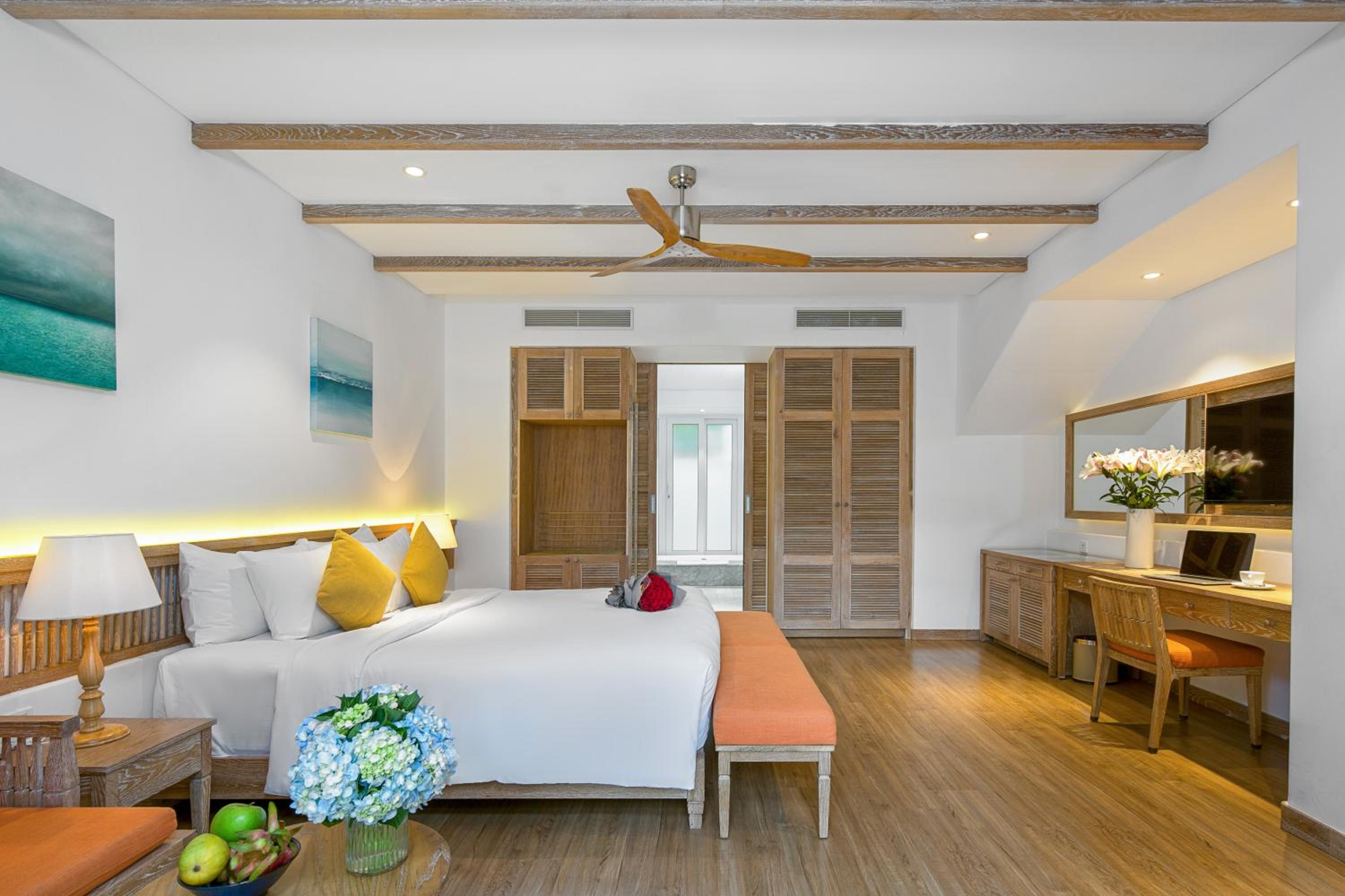 King Junior Suite with Terrace