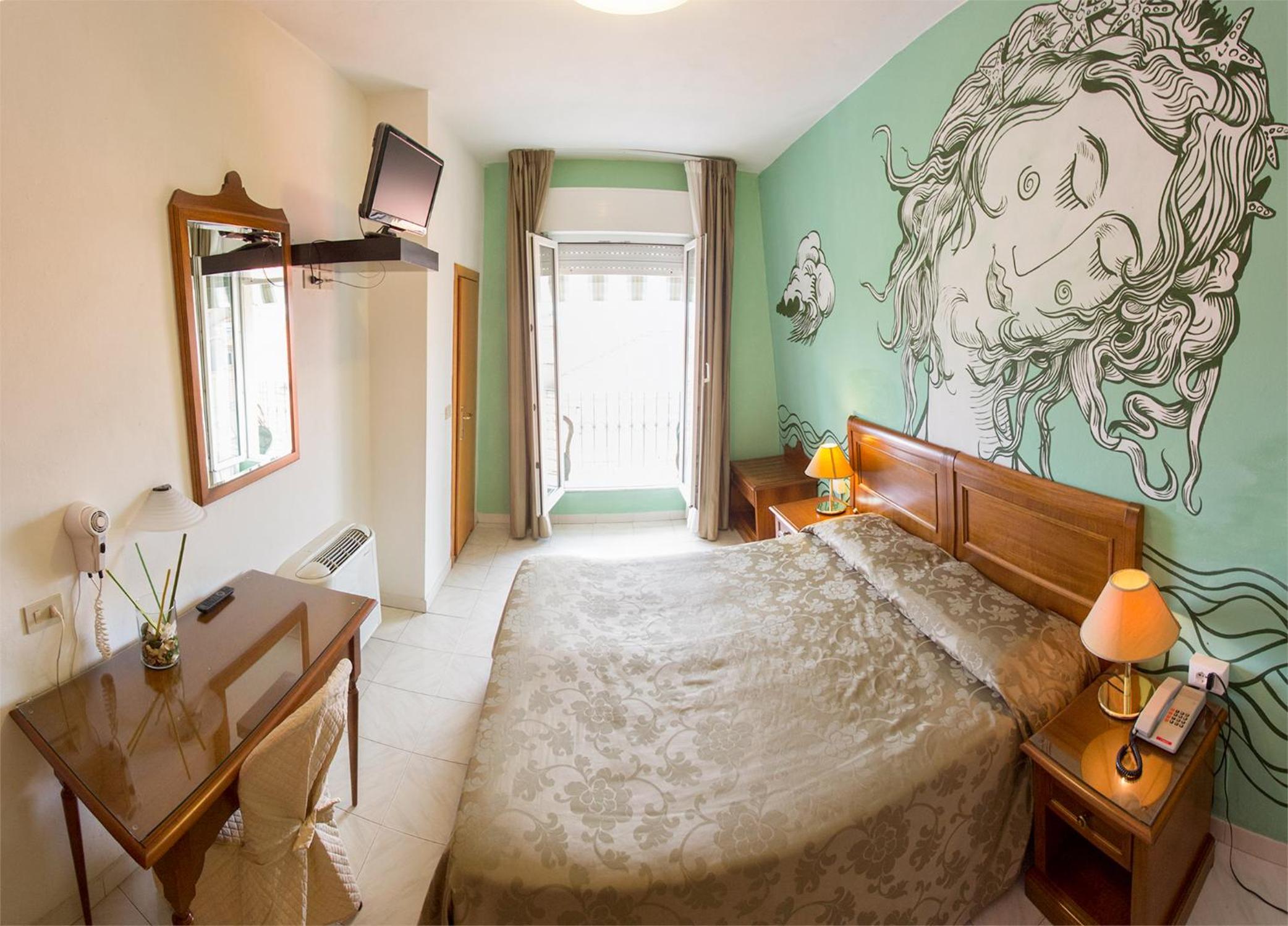 Double Room with Balcony and Partial Sea View