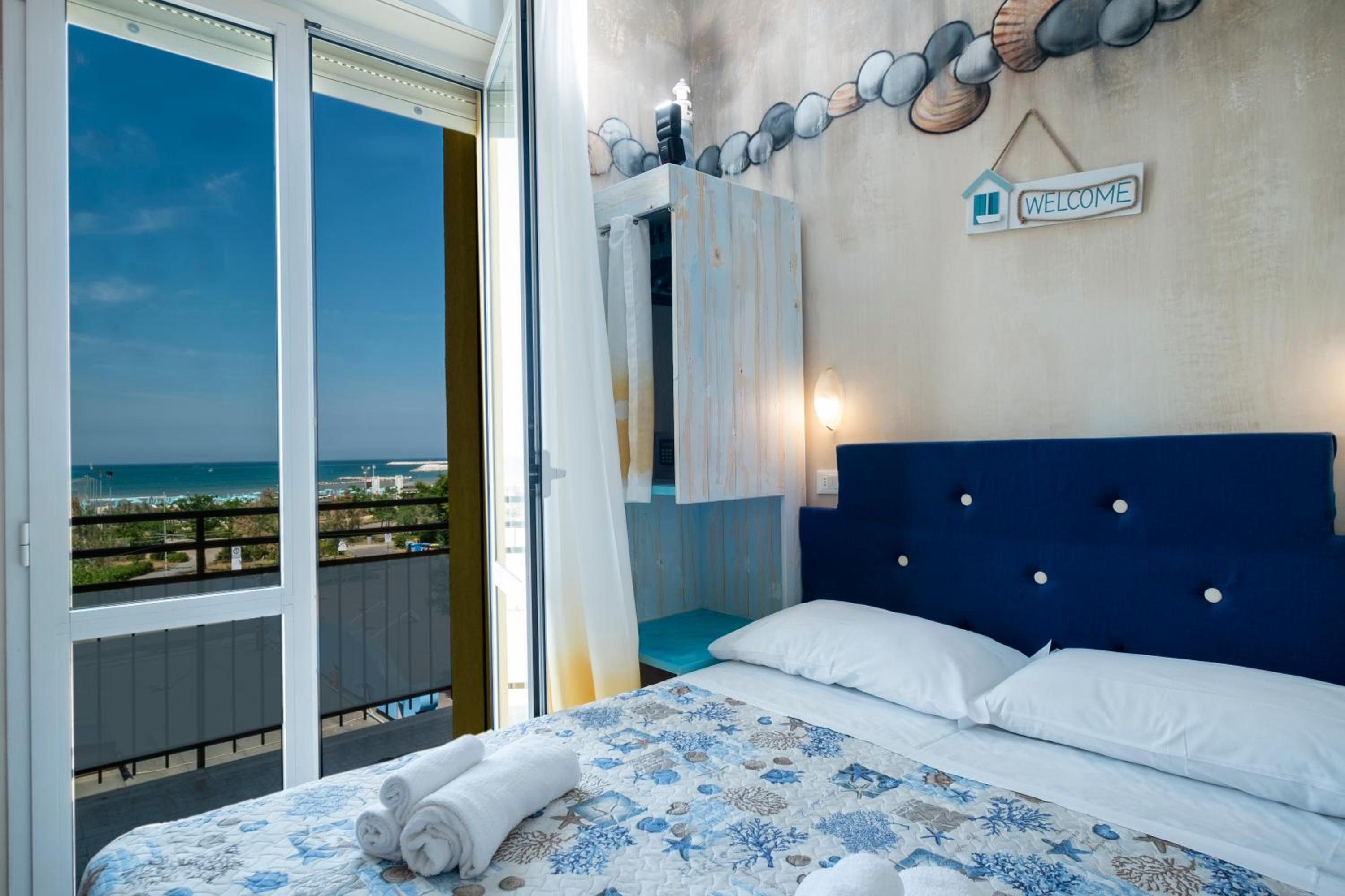 Double Room with Balcony and Sea View