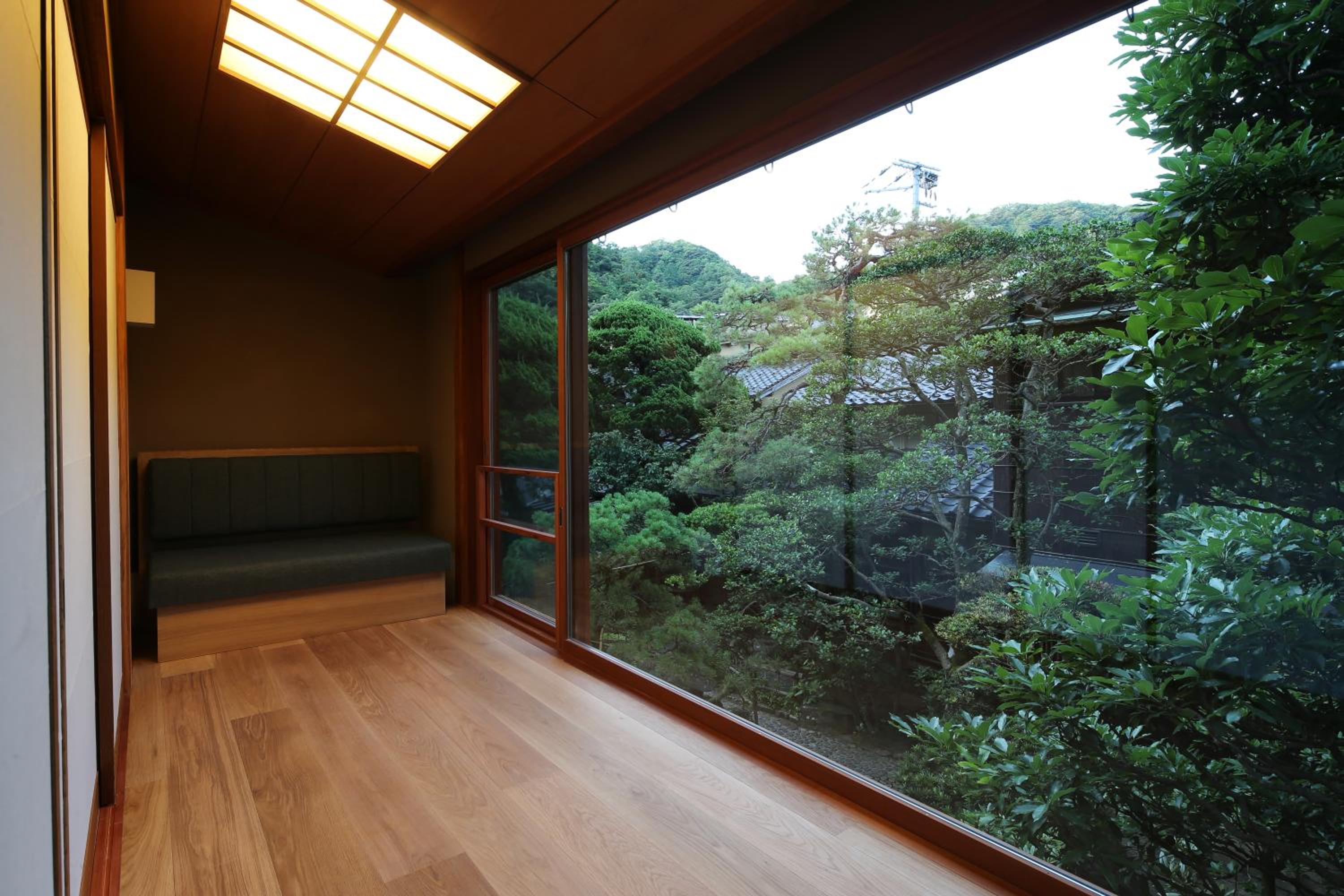 Deluxe Suite with Spa Bath