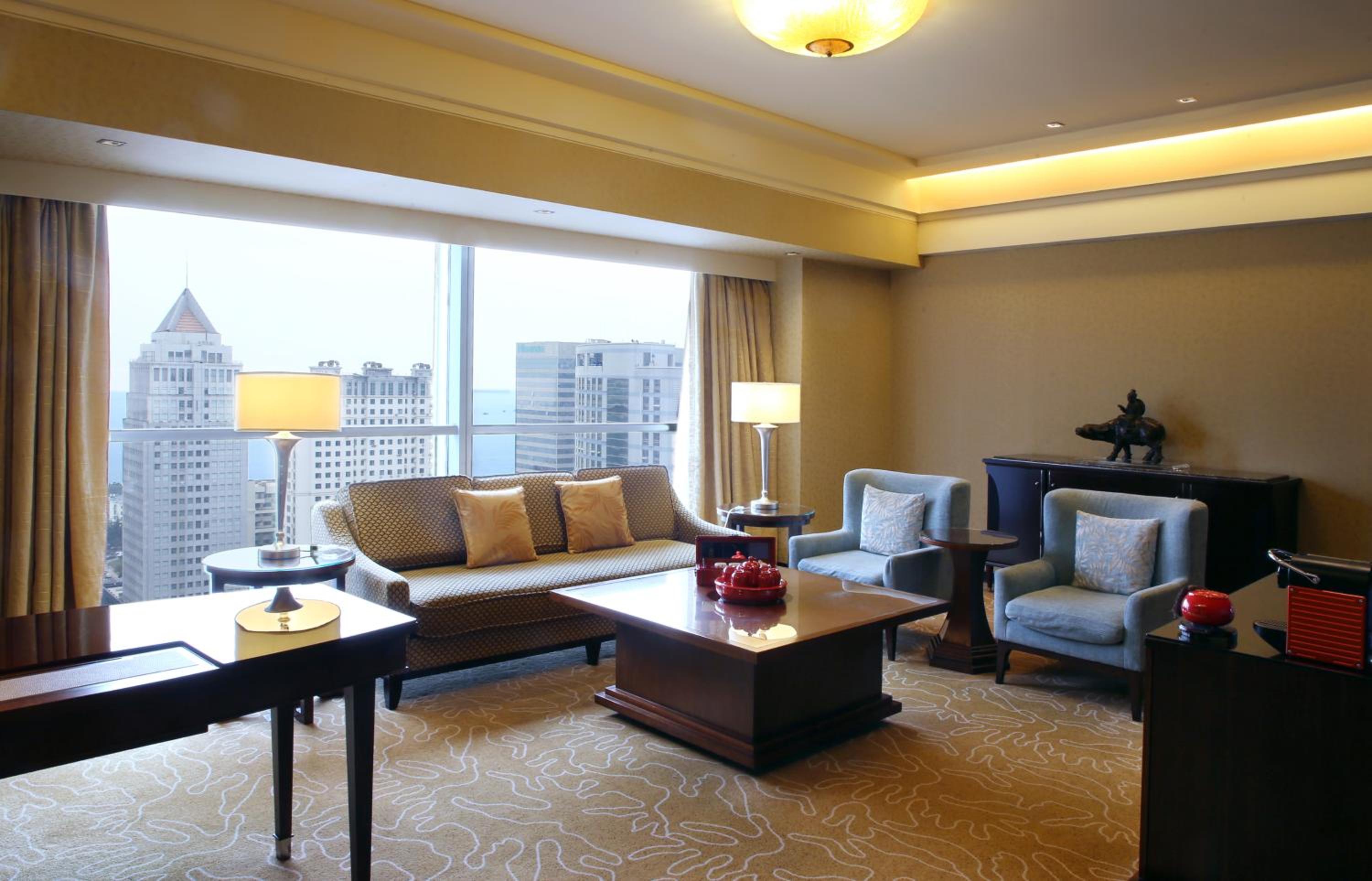 Executive King Suite - Valley Wing