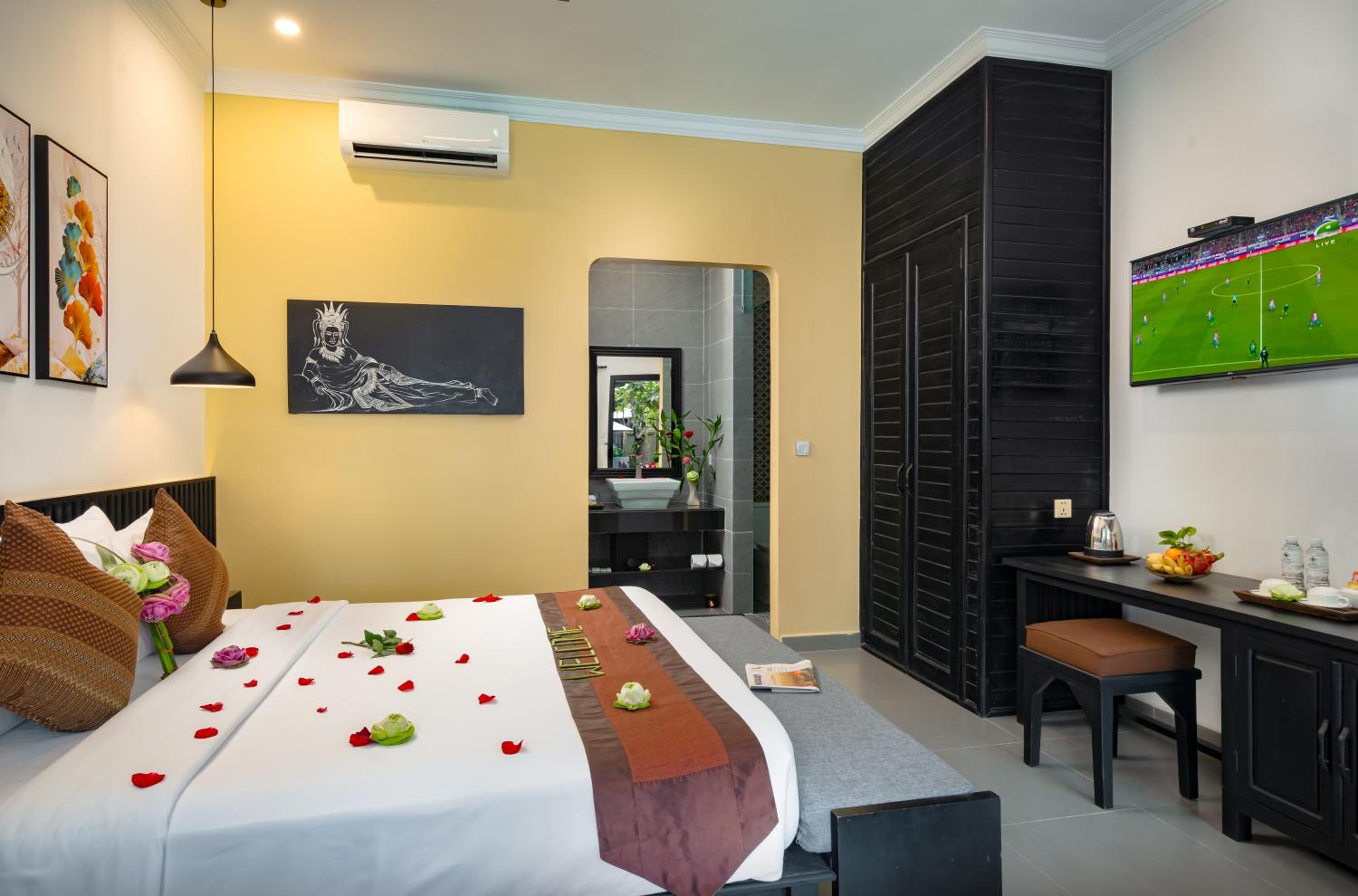 Deluxe Double Room with Pool View