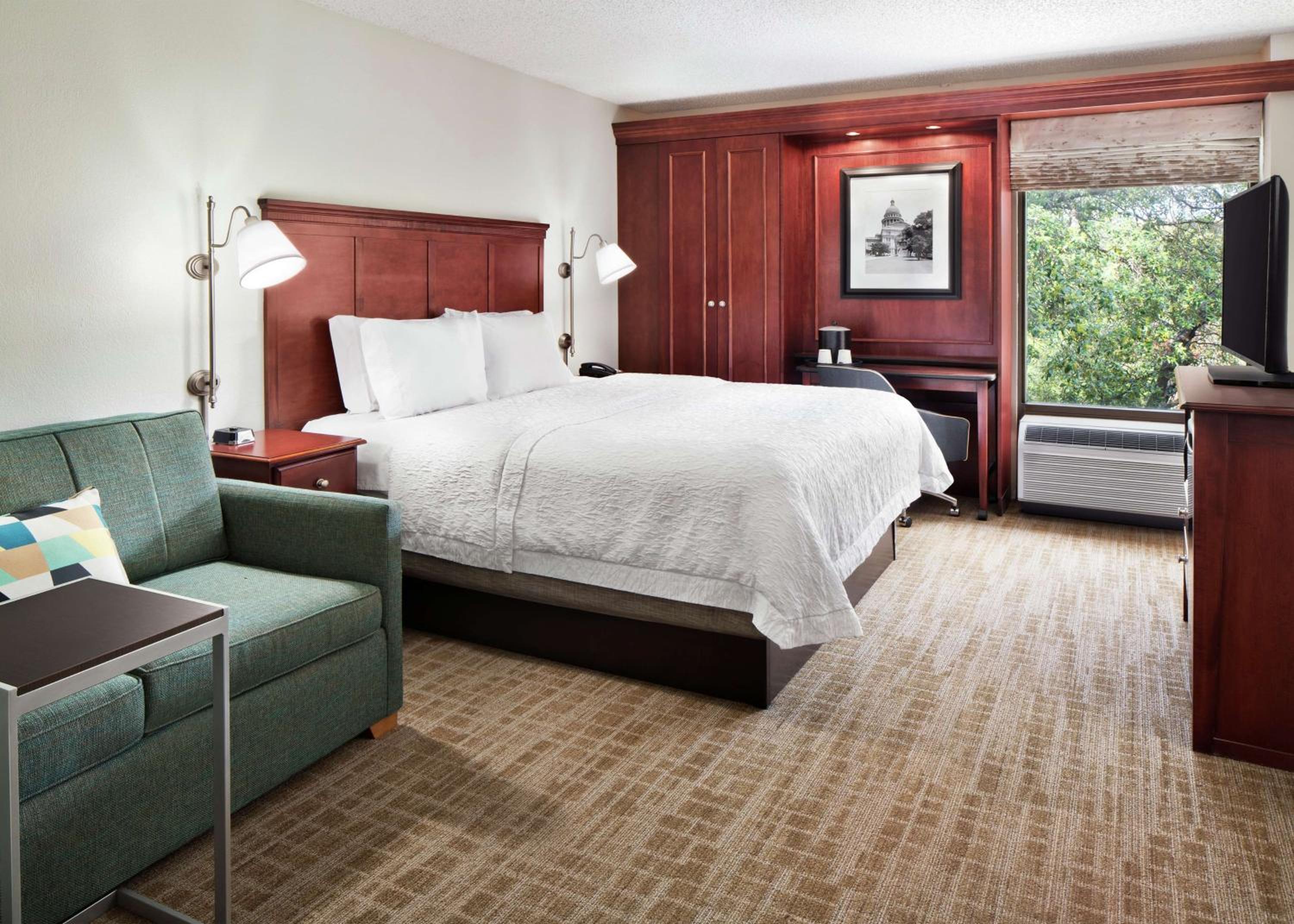 King Room with Sofa Bed and Study - Non-Smoking