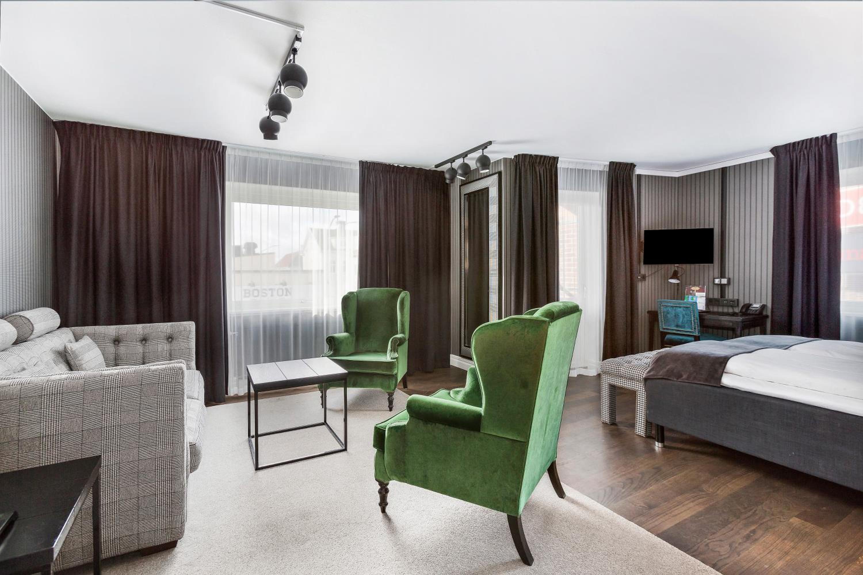 Superior King Room with Sofa Bed