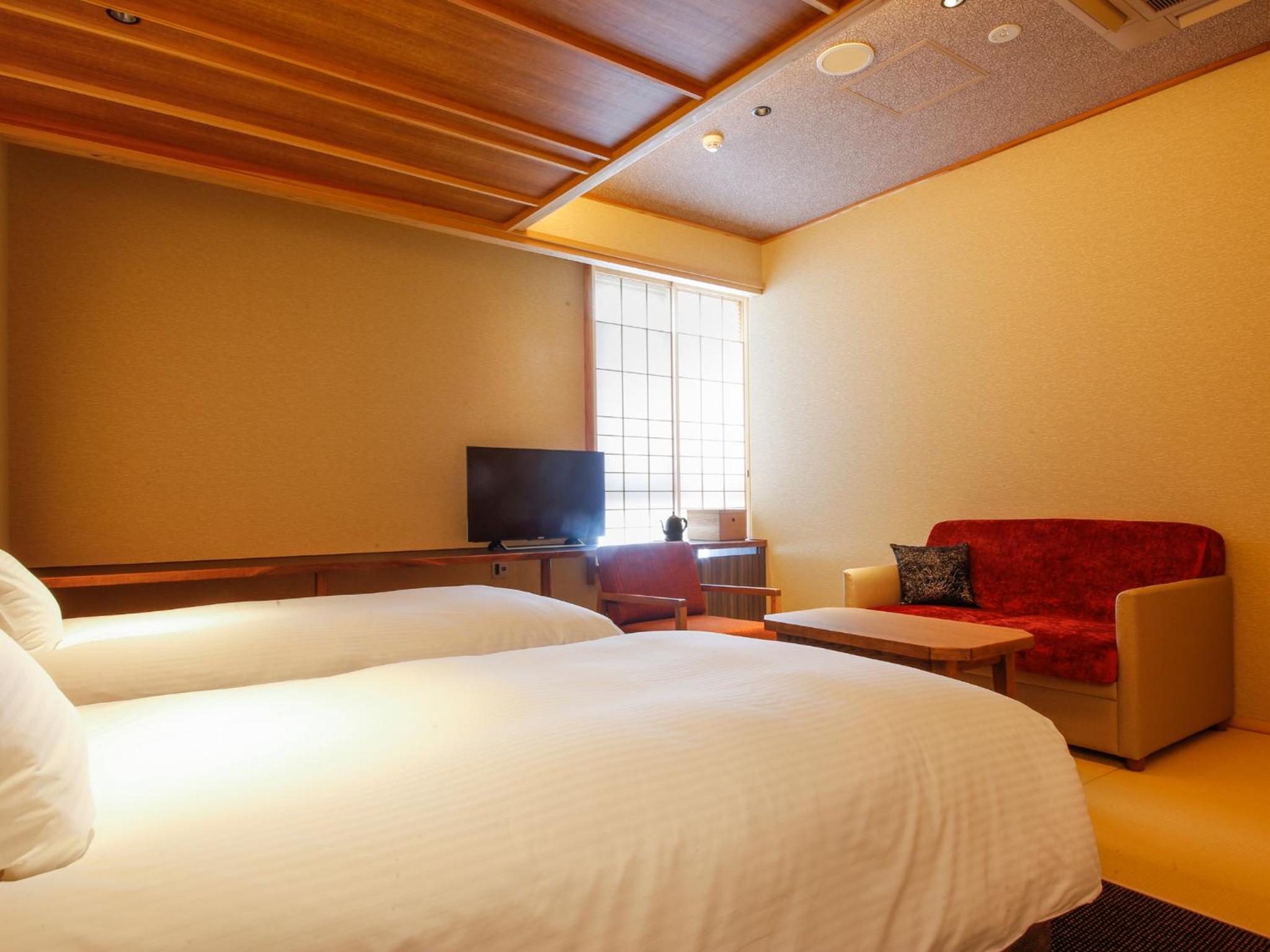 Moderate Twin Room C - Non-Smoking (2nd Floor)