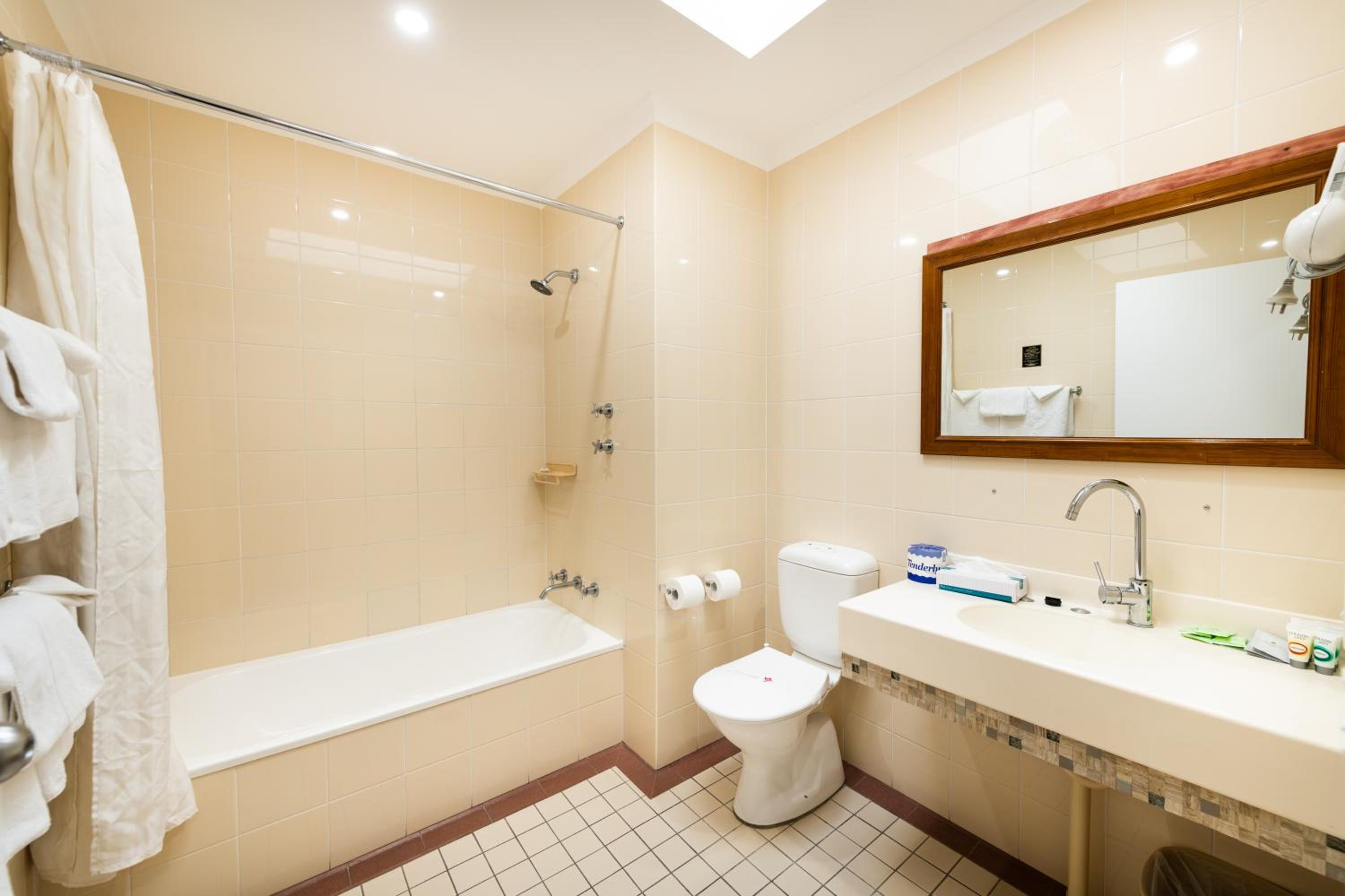 Family Suite (No Pets)