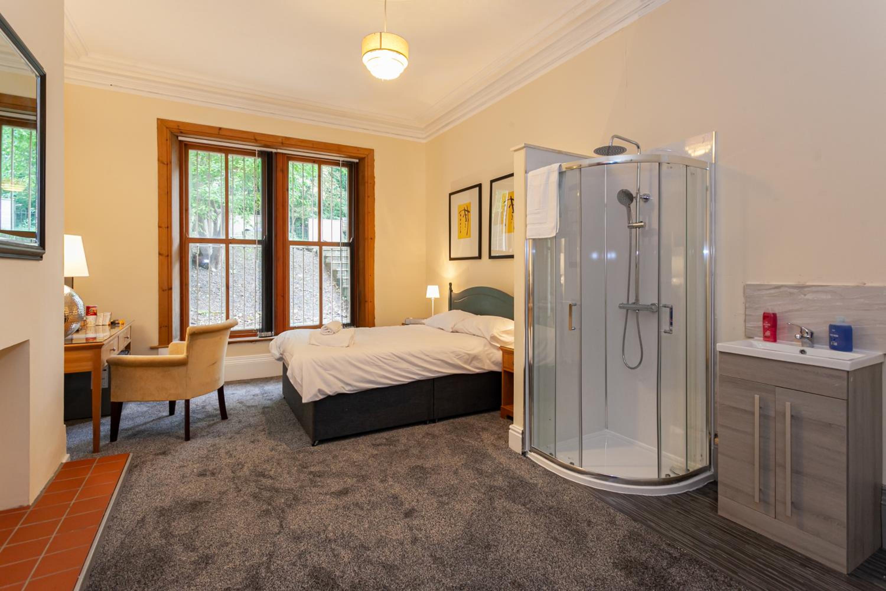 Deluxe Double Room with Shower
