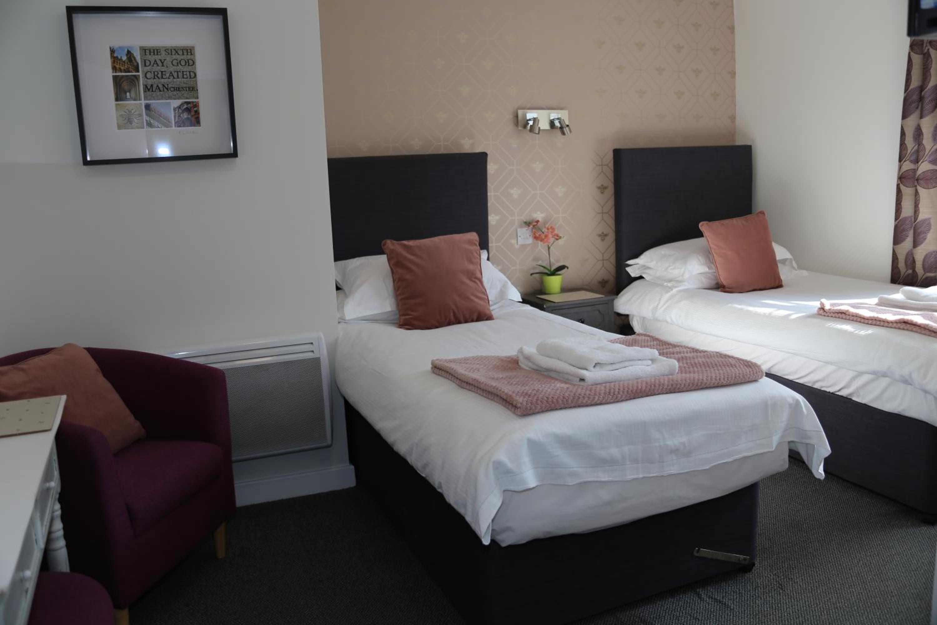 Double or Twin Room with Shower