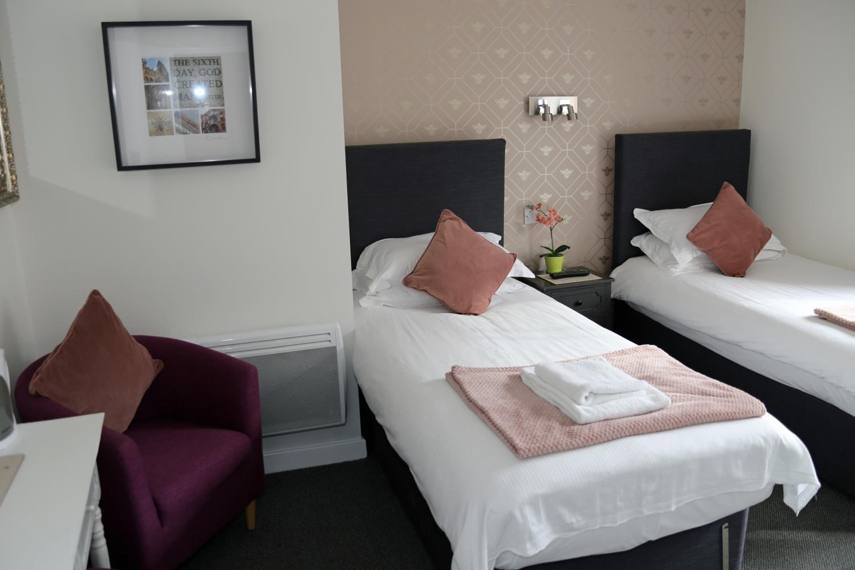 Double or Twin Room with Shower