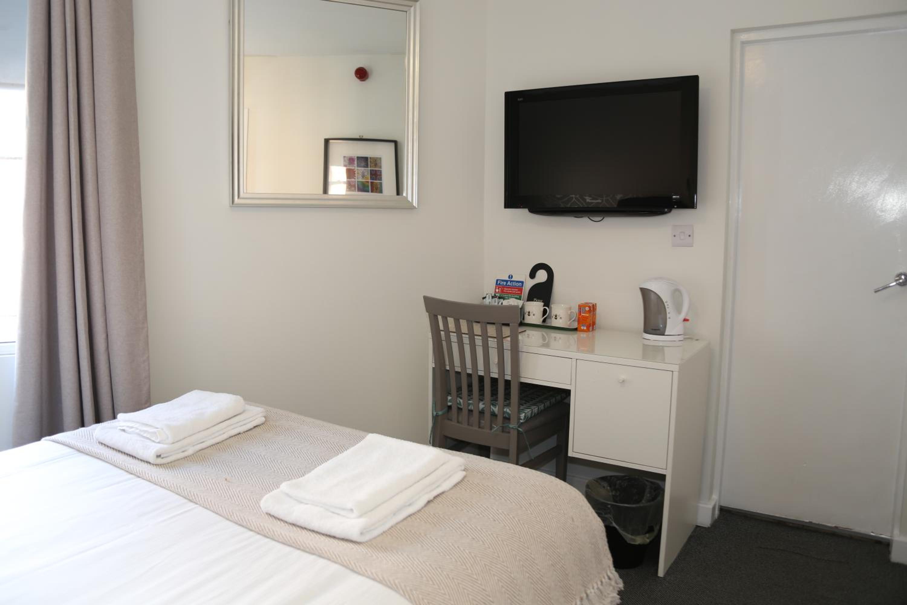 Double or Twin Room with Shower