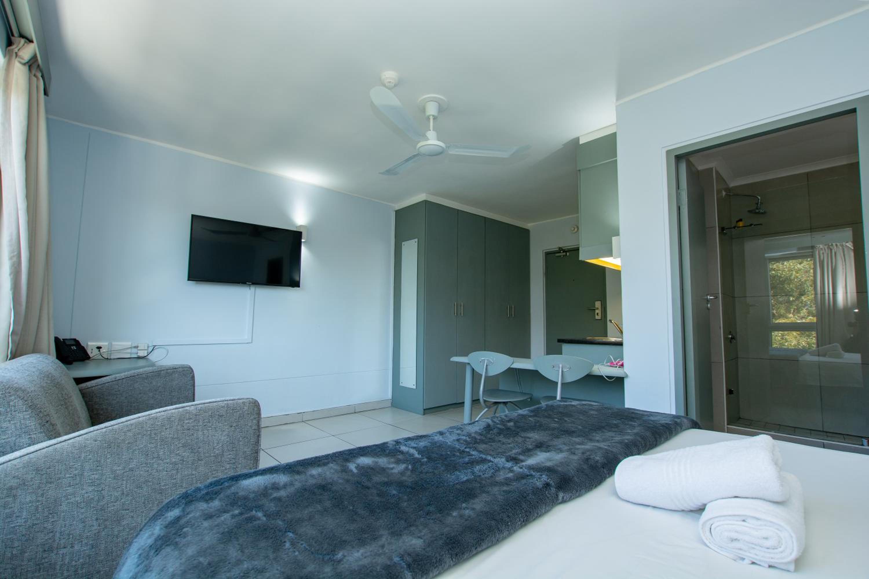 Studio with Mountain View