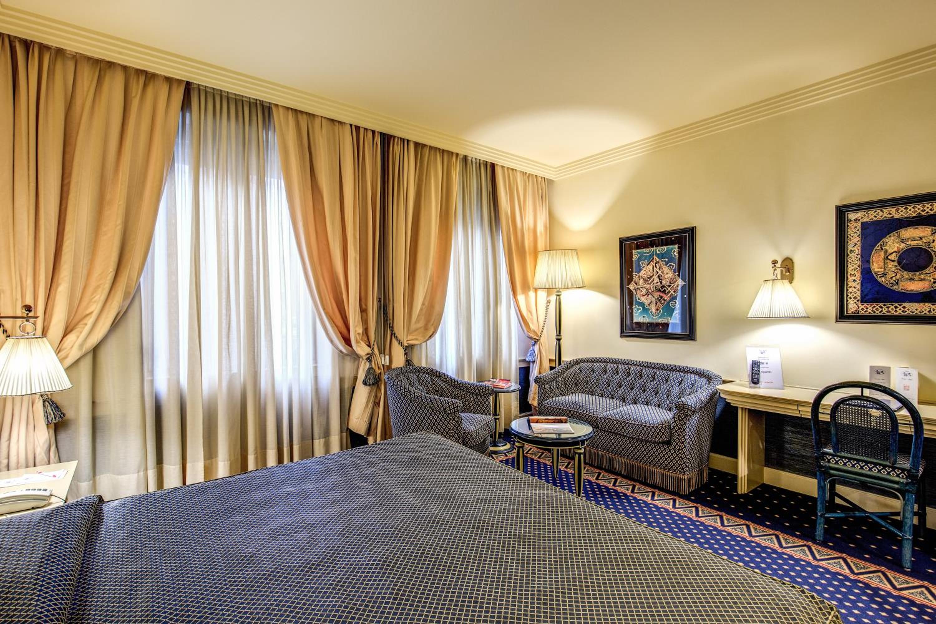 Family Room (2 Adults + 1 Child)