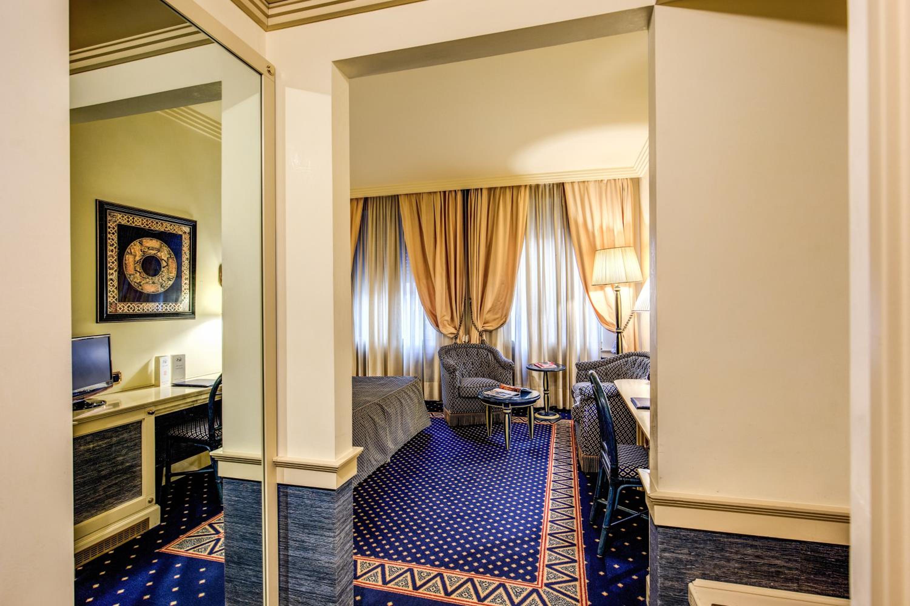 Family Room (2 Adults + 1 Child)