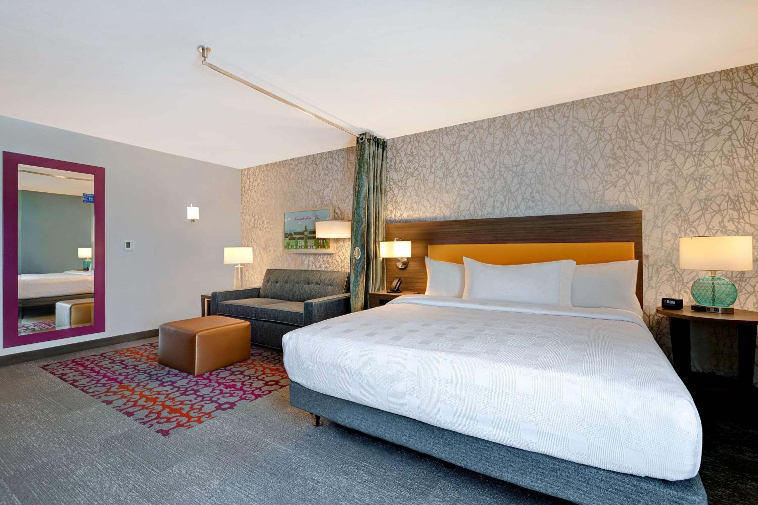 King Studio Suite - Mobility Access/Non-Smoking