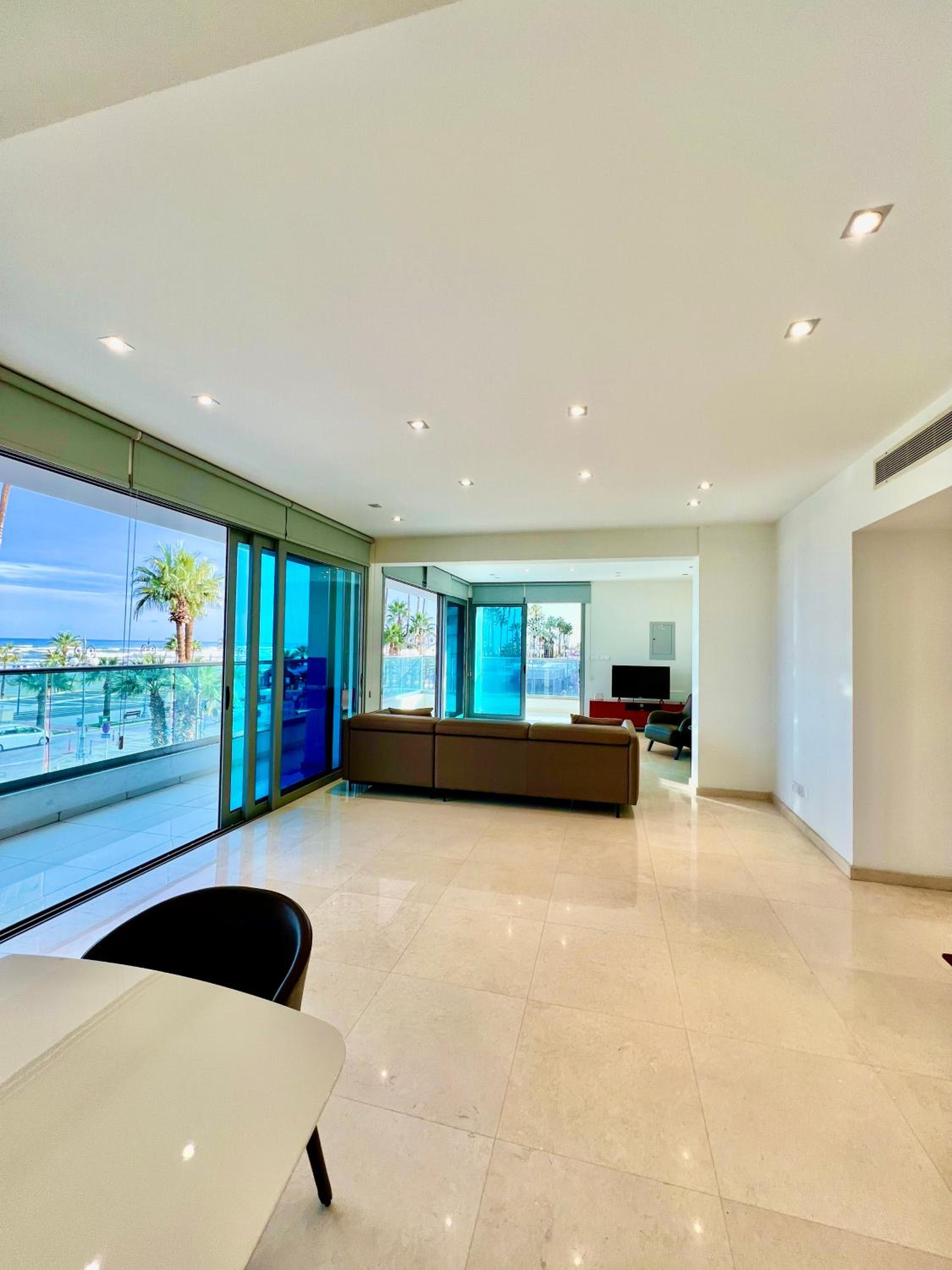 Deluxe Suite with Sea View