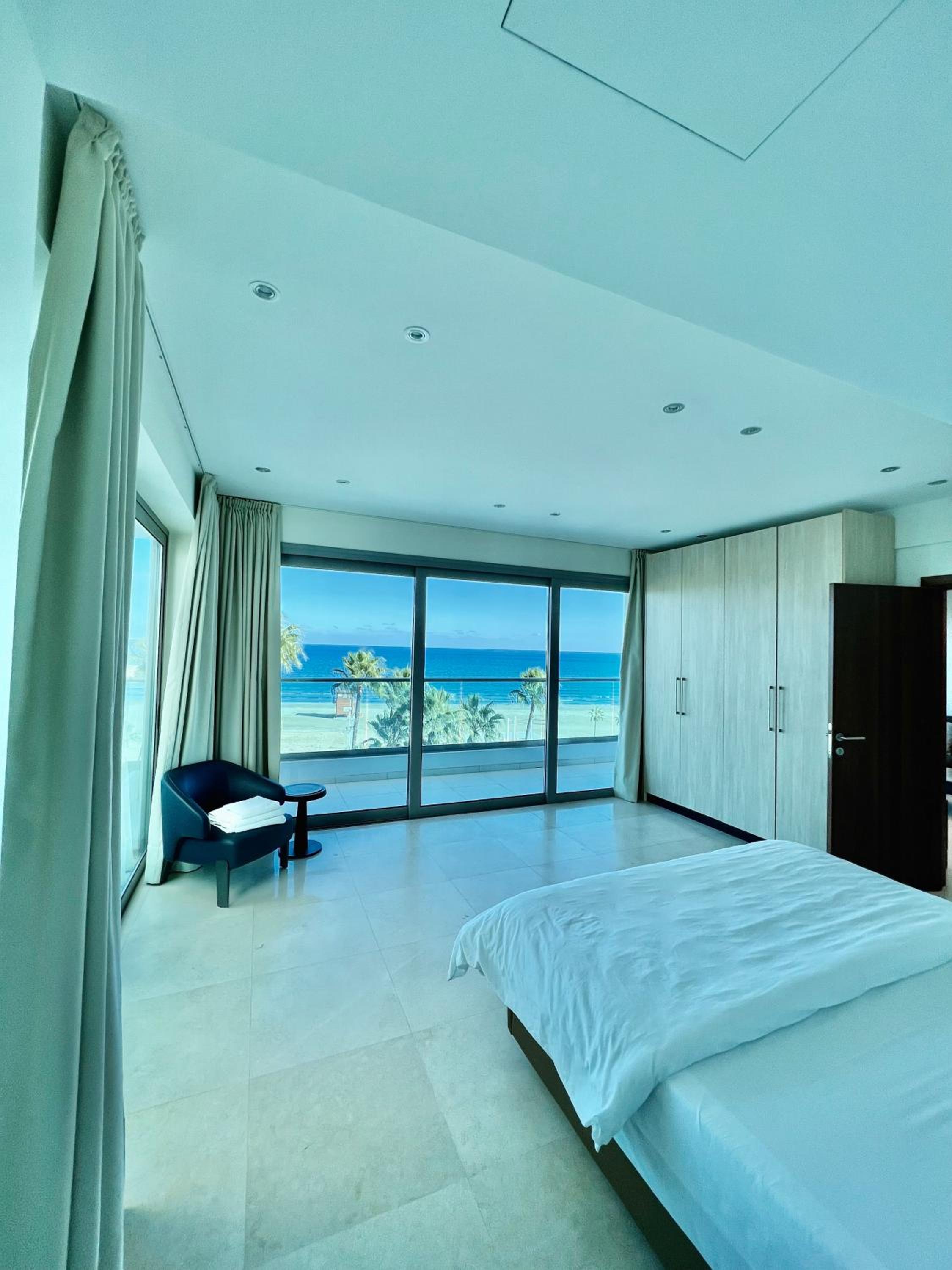 Deluxe Suite with Sea View
