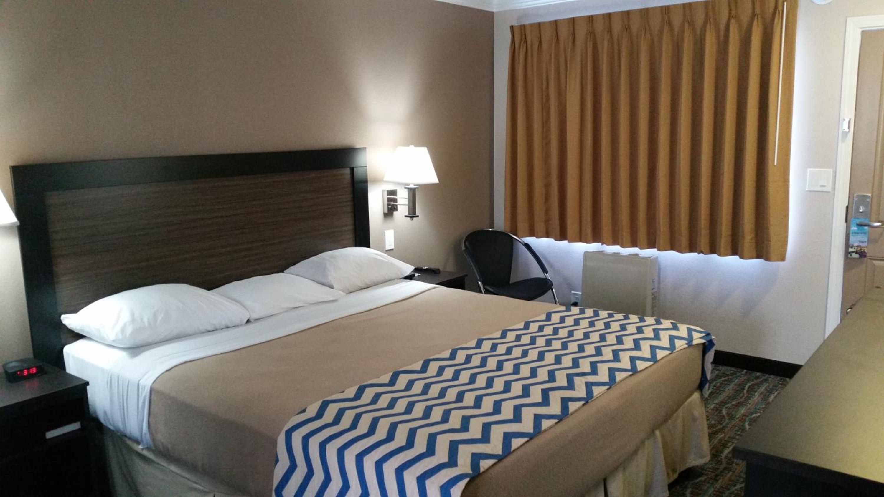 King Room - Non-Smoking