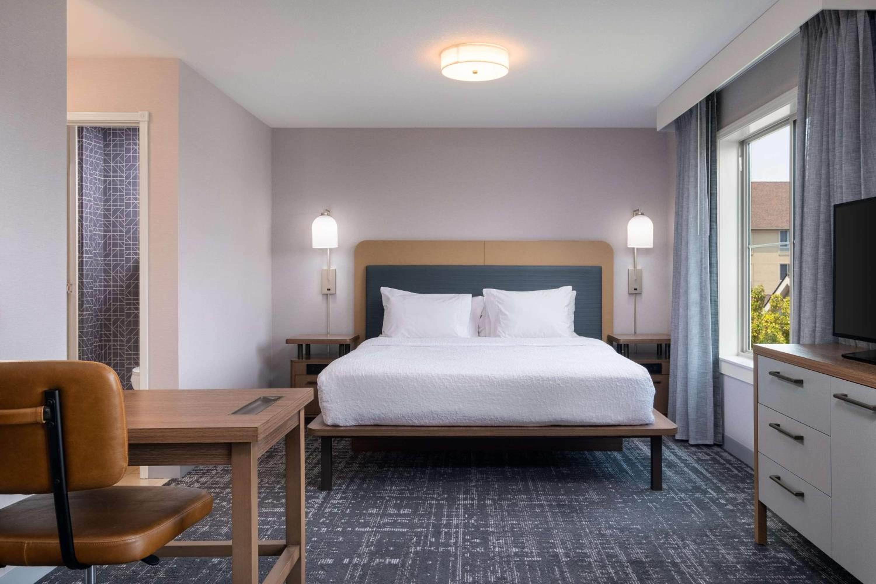 King Studio Suite - Hearing Access/Non-Smoking