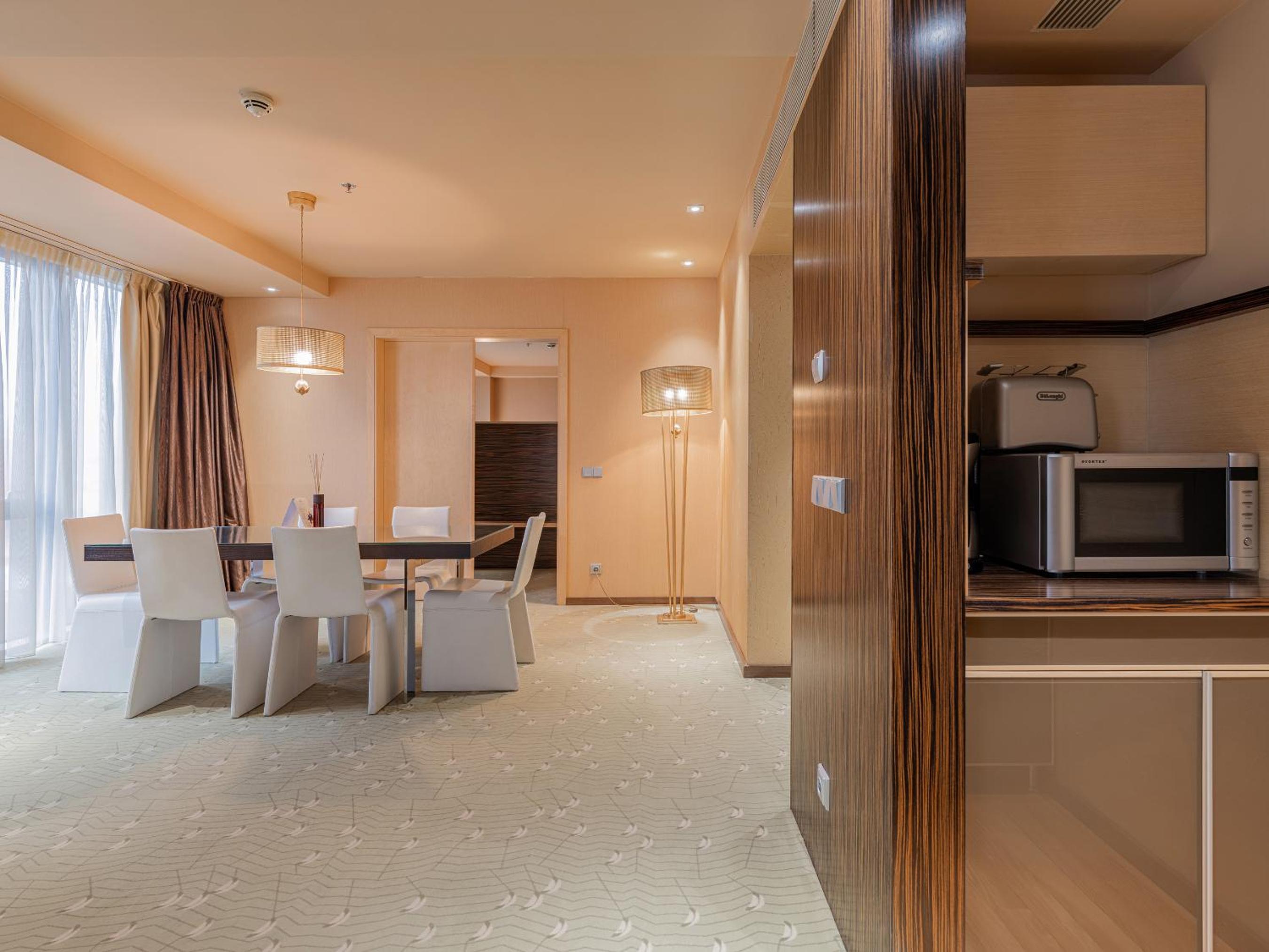 Presidential King Suite - Non-Smoking