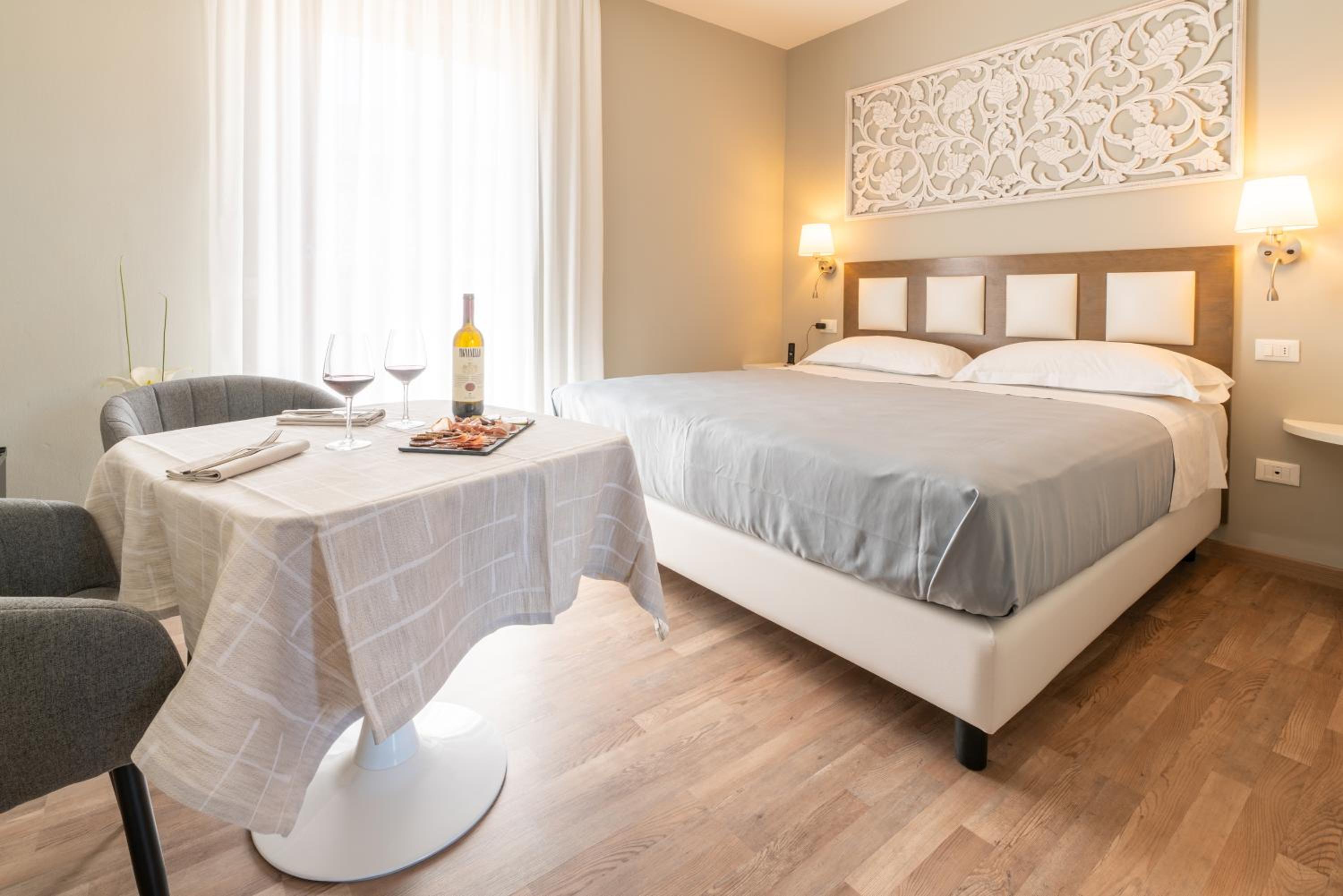 King Room with Spa Bath