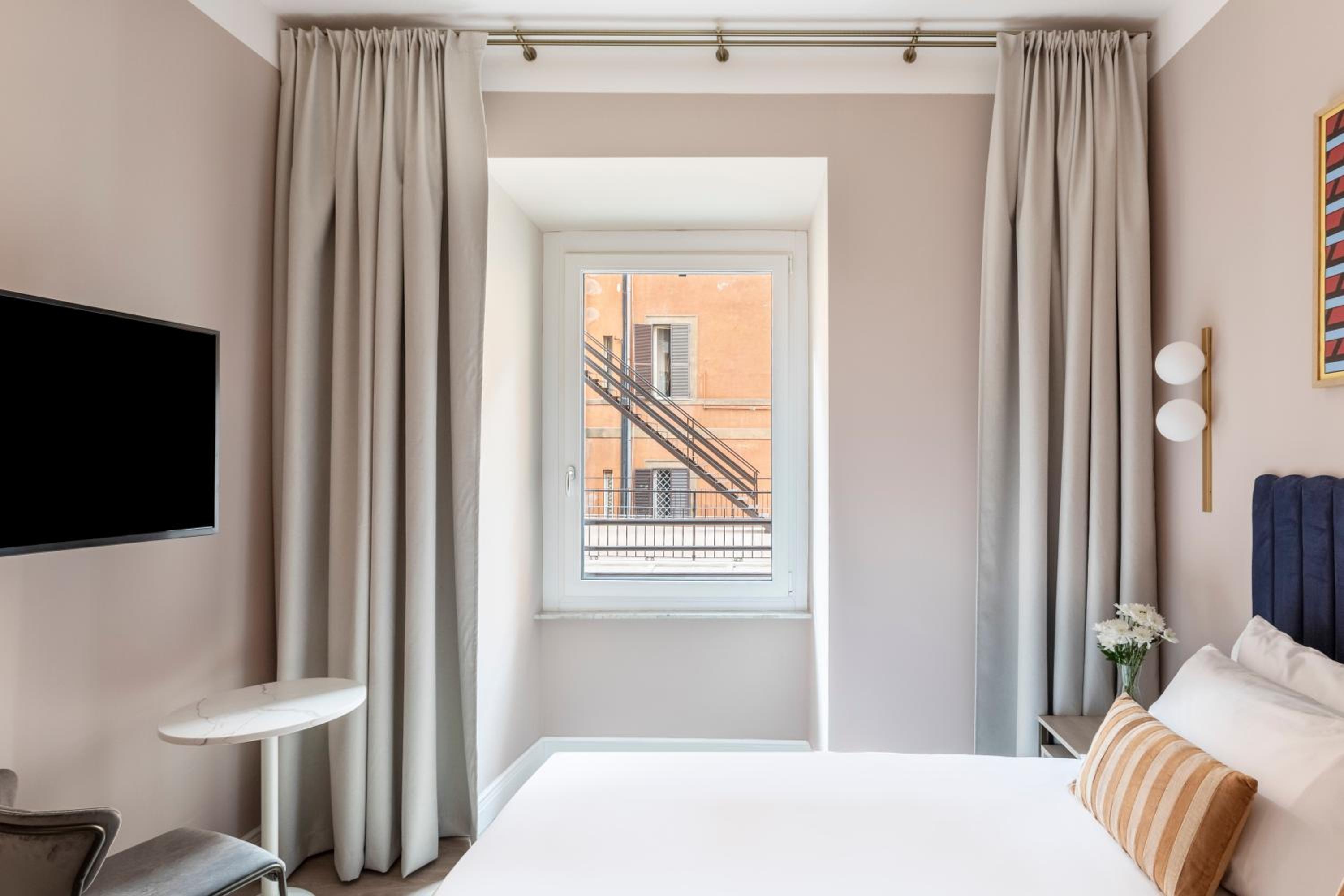 Large Room with Extra Single Bed