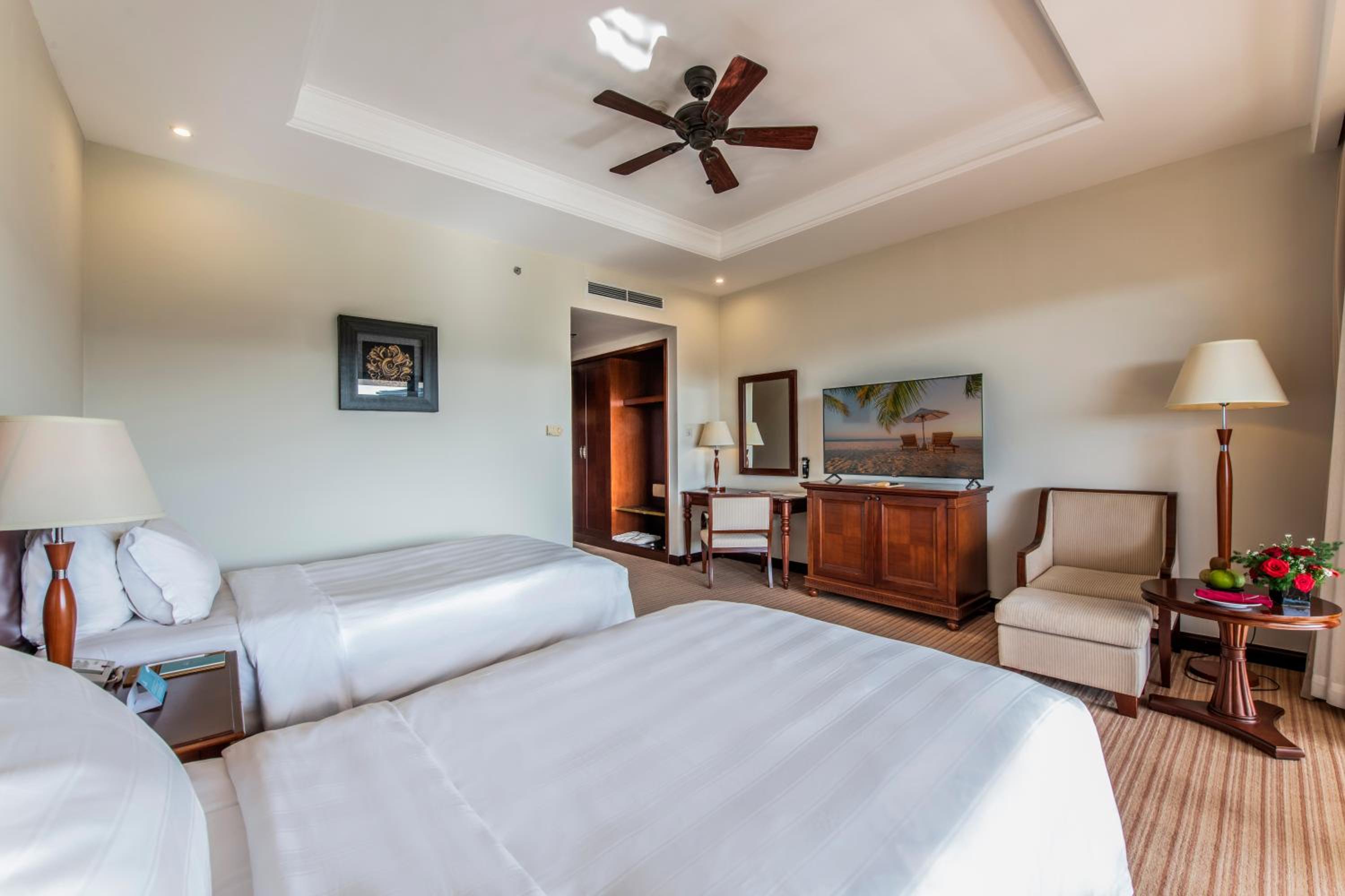Deluxe Garden View Twin Bed