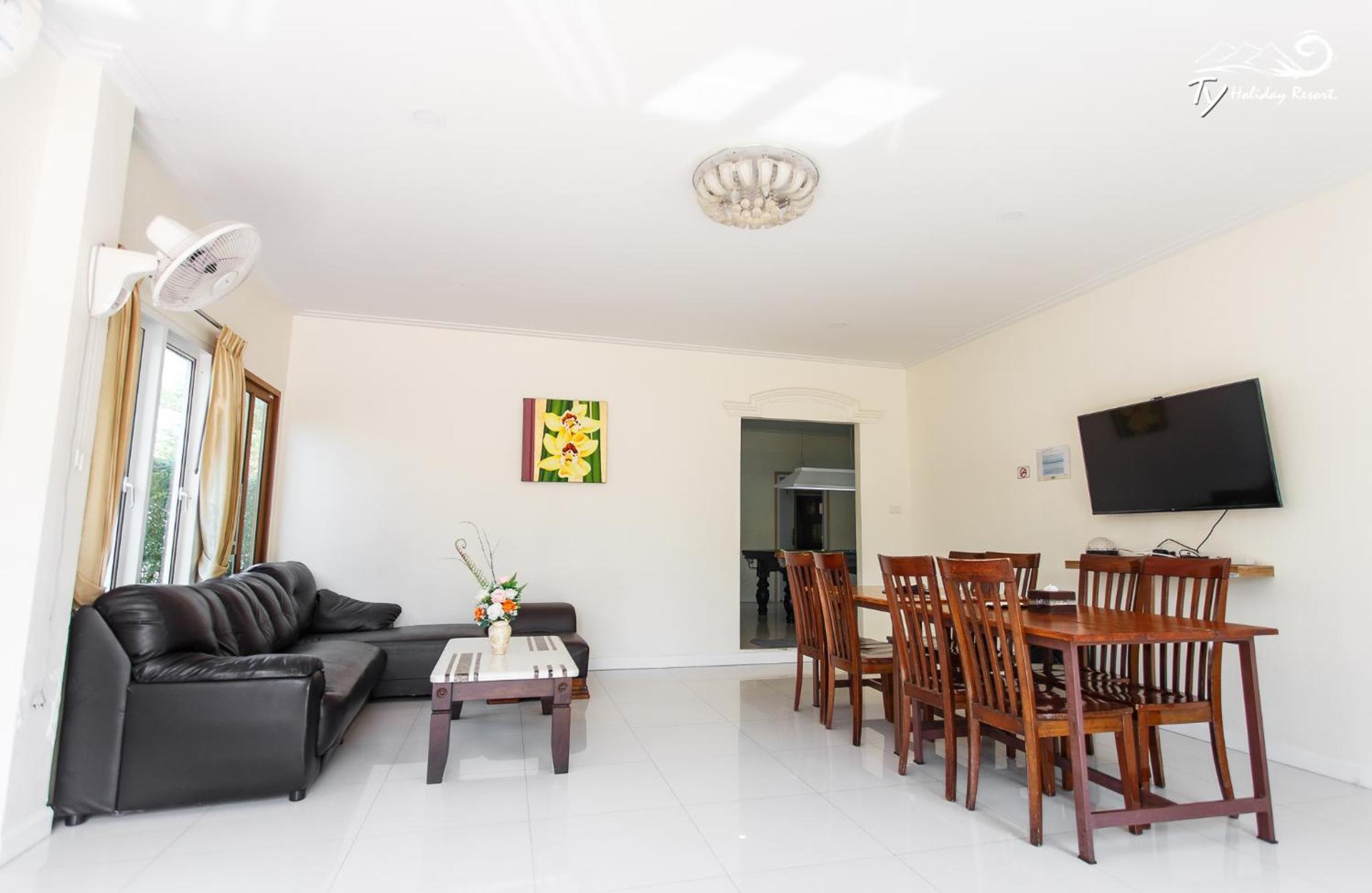 Seven-Bedroom Villa with Private Pool 231