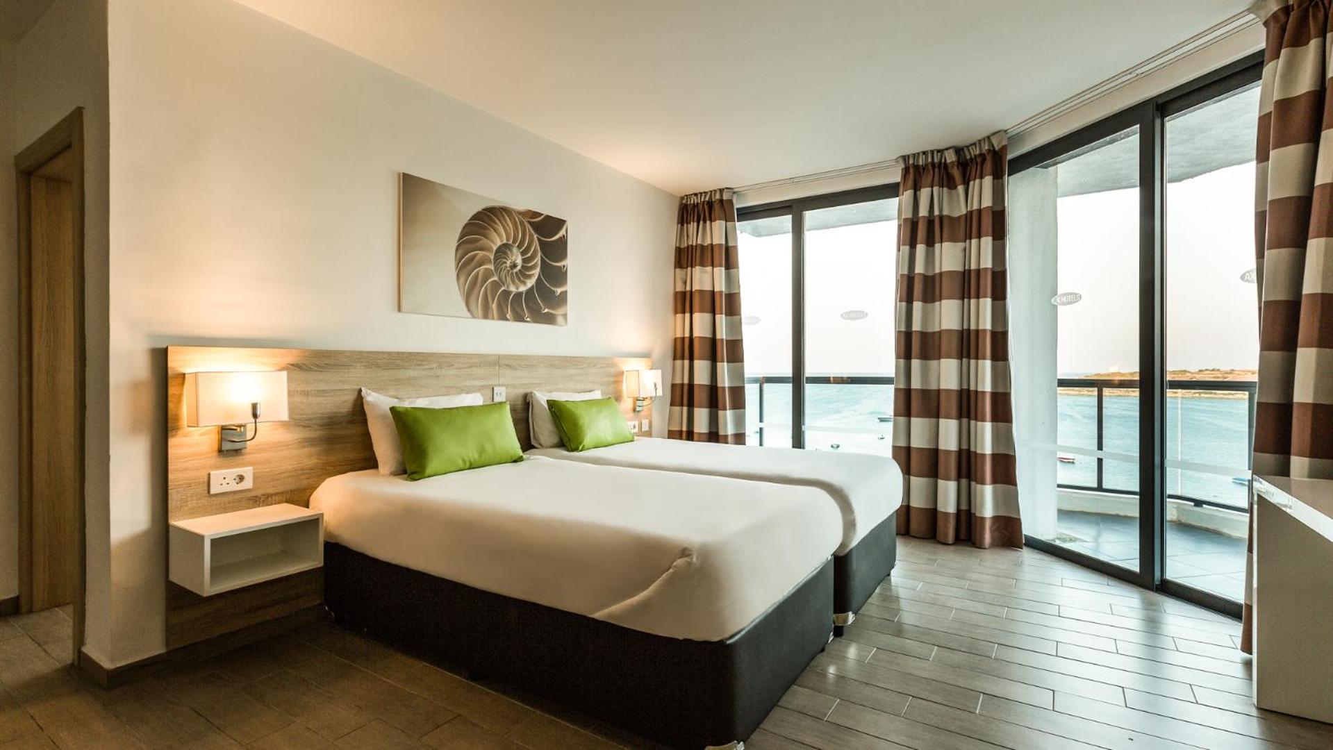 Family Room with Sea View