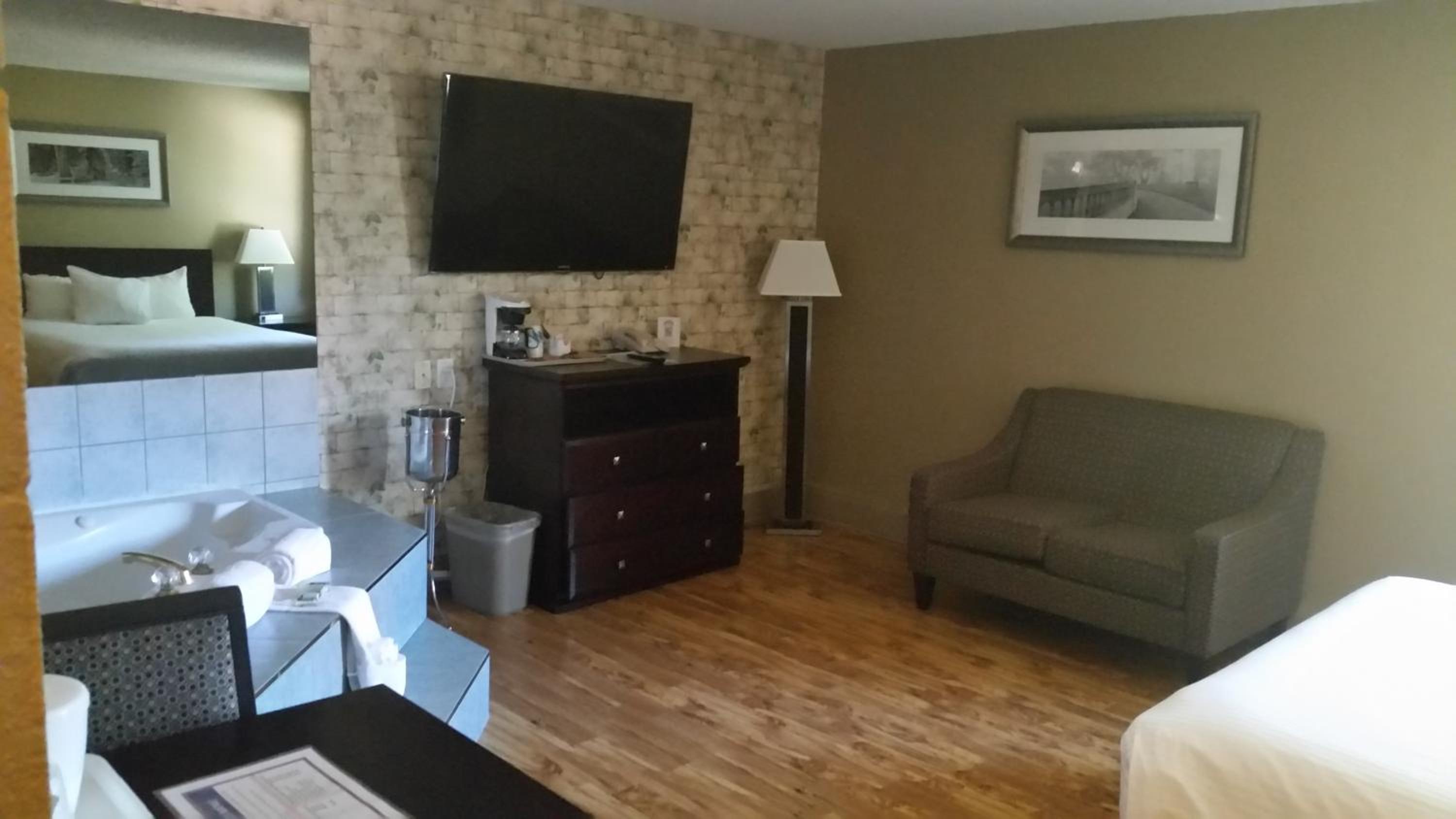 King Room with Spa Bath