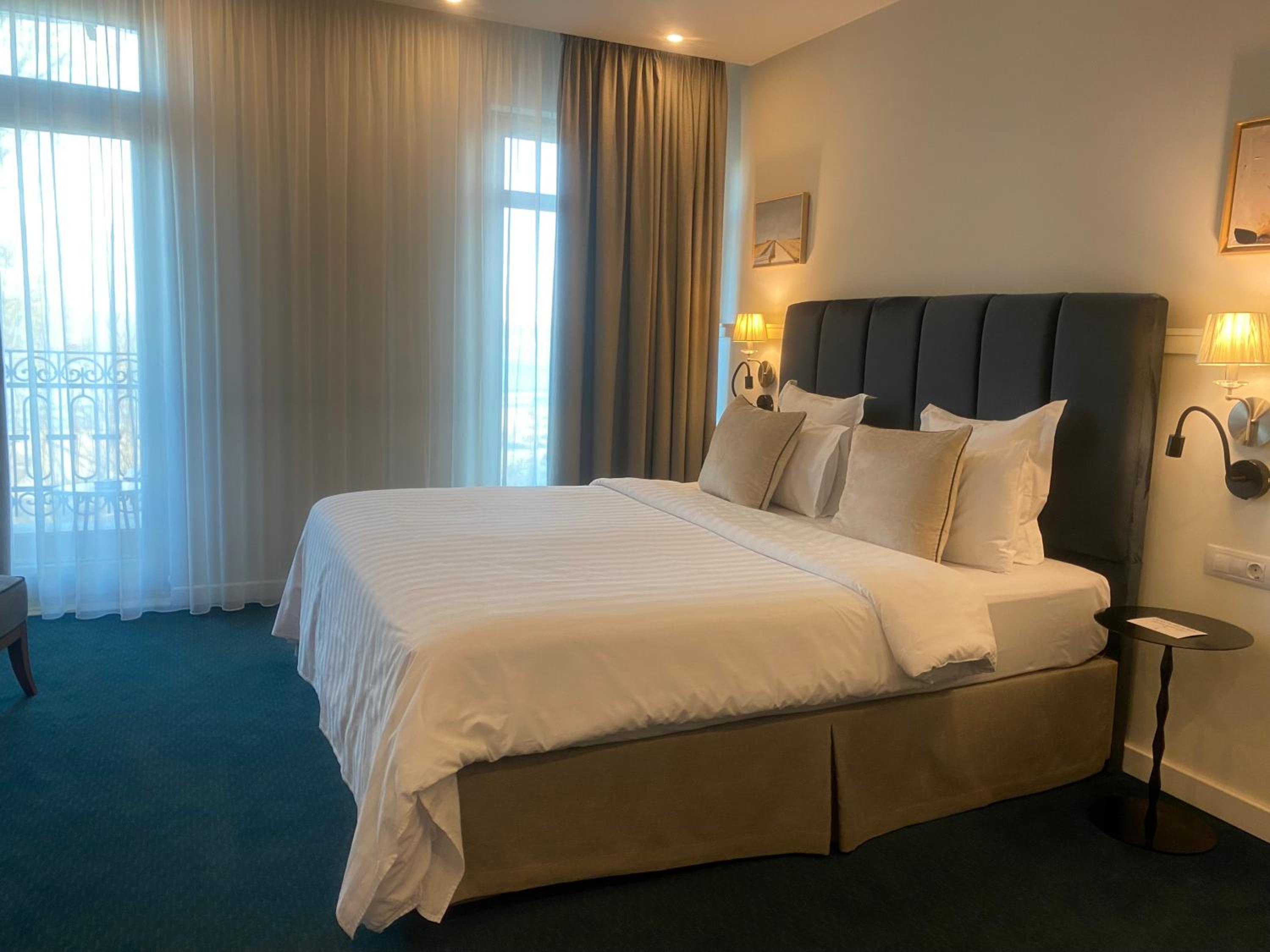 Deluxe Double Room with Balcony and Sea View
