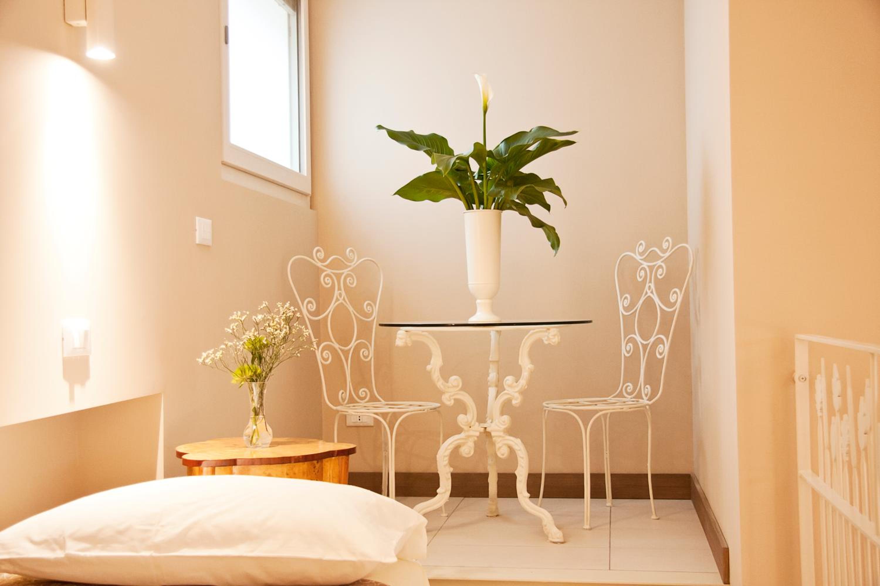 Large Suite - Split Level
