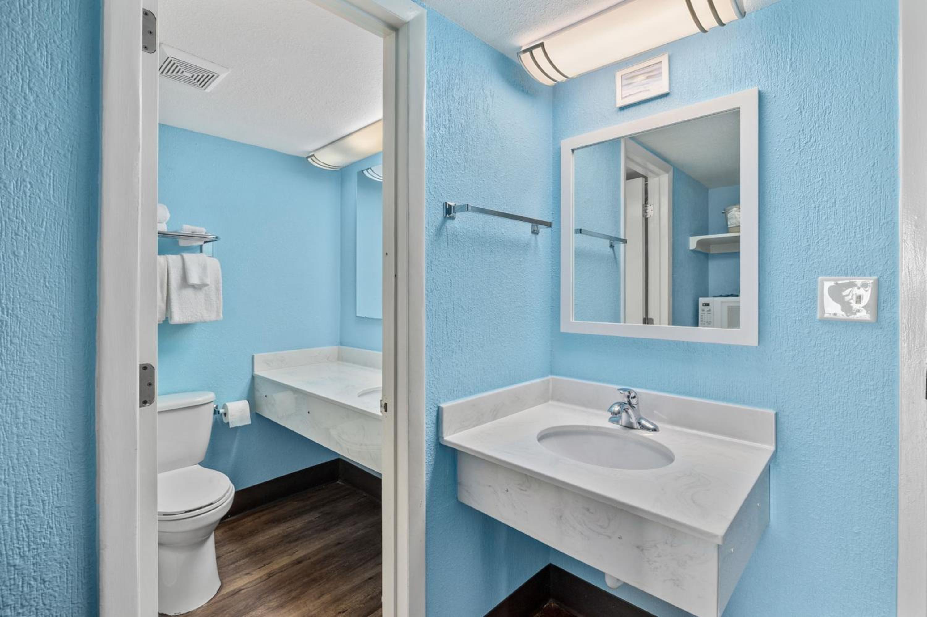 Standard Queen Room with Two Queen Beds - Ocean Front